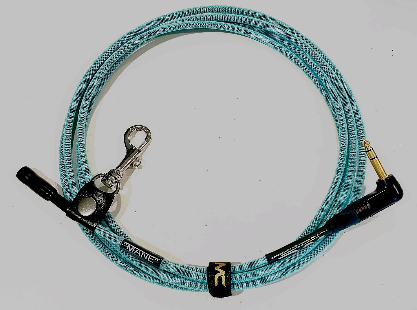 Color: AQUA / Headphone Extension. Bring your hearing that much closer.
Visit @ marinocustoms.net
-
-
#patchcables #guitarist #guitarbass #acousticguitar #guitarplayer #guitarra #electricguitar #studiotec #guitarsolo #fenderguitar #Instaguitar #guitare #gibsonguitars #fenderguitars #guitargear #taylorguitars #drums #drummers #gospel #guitarists #guitarsofinstagram #classicalguitar #instagrsmlive #bassgruve #guitarworld #keyboardest #instrumentcable #neutrik #vlogcable
