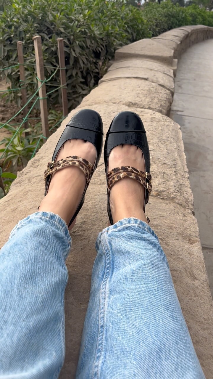 Las flats que necesitas este verano ✨
Elegantes, versátiles y súper cómodas.
Elaboradas en 100% cuero y disponibles en todas las tallas