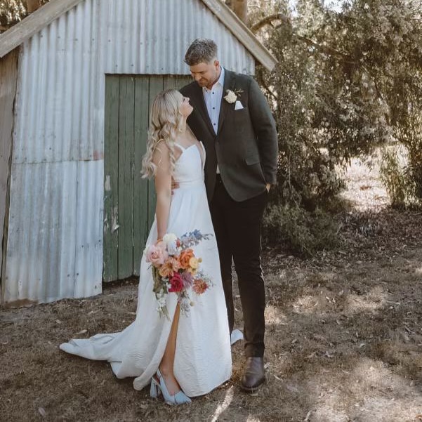 From day to night
Why only have one style when you can have it all!
Sarah looked a vision in her ceremony gown and surprised everyone when she whipped off her skirt for the reception.
It was so fun to create this gown 🥰
Gowns @brittneypaigecouture
Photography @shereedubois_photography