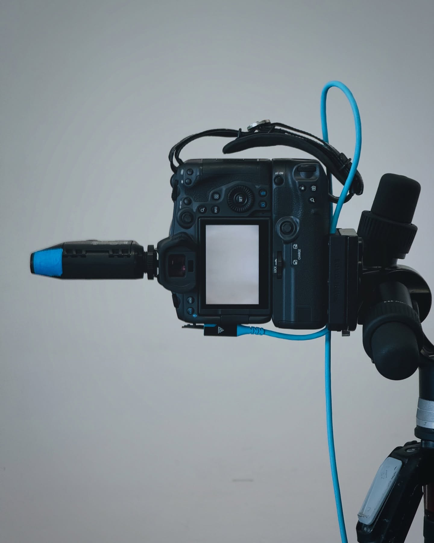 On set and performing at it’s best! Prism Tether cables are built to deliver seamless connections, no interruptions, just smooth, reliable tethering all day long. #prismtether