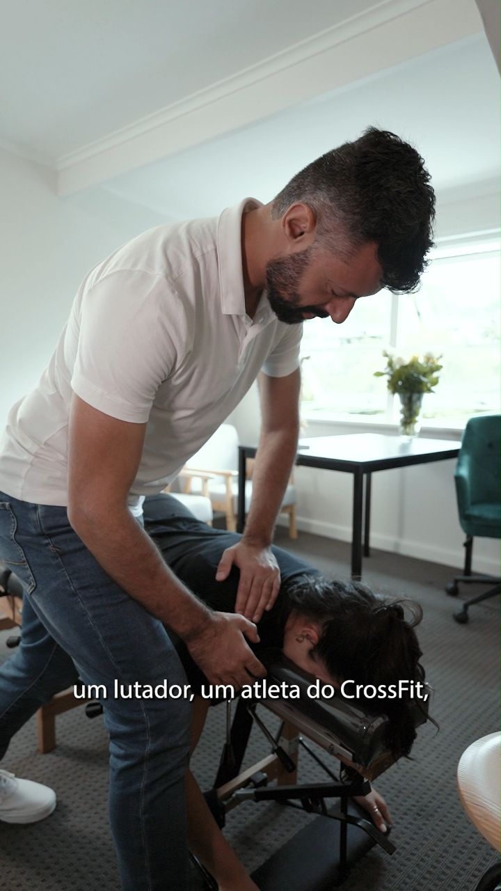 🦴 Chiropractic is more than just cracking backs—it’s about restoring balance, relieving pain, and helping you move freely. In this video, I explain what chiropractic care is, how it can benefit you, and my unique approach to treatment.
Ready to take care of your body? Watch and book your session now 😉