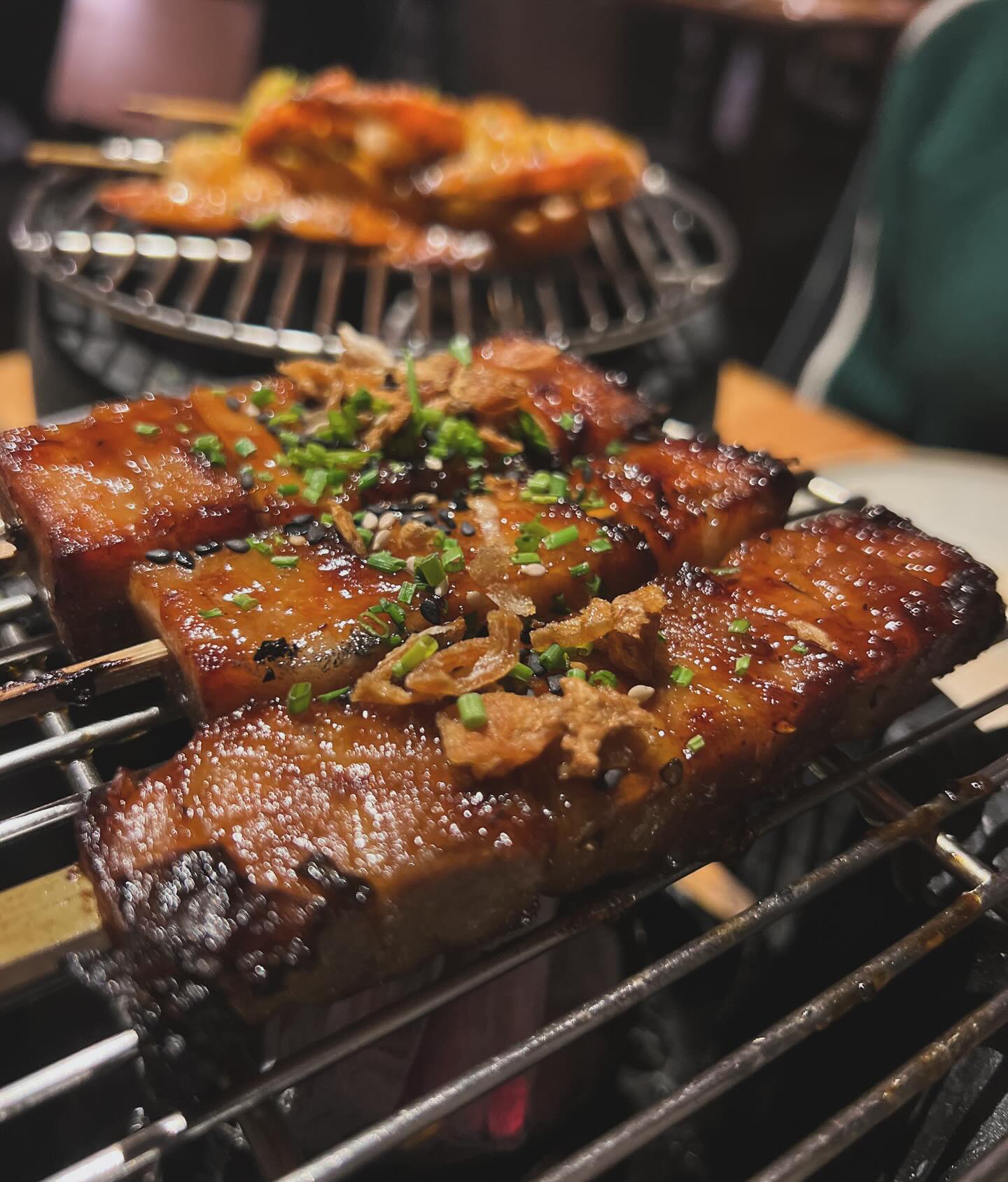 Dinner with Zafrana 2023 at Amami, Mellieħa
Our evening at Amami in Mellieħa, a sleek Asian fusion restaurant with stunning sea views, was the perfect setting to introduce the new vintage of Zafrana 2023. This wine, crafted to capture the essence of the Dingli Garrigue, features the indigenous Girgentina grape alongside Vermentino, Sauvignon Blanc, and Chardonnay, offering a refreshing and elegant profile.
Zafrana 2023, with its crisp acidity, citrus notes, and subtle salinity, paired beautifully with the variety of bold and intricate dishes. The Yasai and Tori dumplings were delicate and savory, perfectly matched by the wine’s vibrant lemon-green freshness.
The Tuna XO and Summer Salmon followed, with Zafrana 2023’s mineral and citrus undertones balancing the rich, umami flavors. A highlight was the smoked lobster cigar, its smoky depth enhanced by the wine’s clean, refreshing finish.
From the glazed pork and satay prawn skewers to the Amami fried rice, each dish showcased the versatility of this new vintage, with its balanced acidity and medium body complementing both sweet and savory flavors.
Zafrana 2023 proved to be the star of the evening—a wine that reflects its limestone terroir while offering finesse and complexity. Amami provided an excellent backdrop to enjoy this exciting new vintage.
#MarkusDivinus #Zafrana2023 #AmamiMellieha #WineAndDineJourney