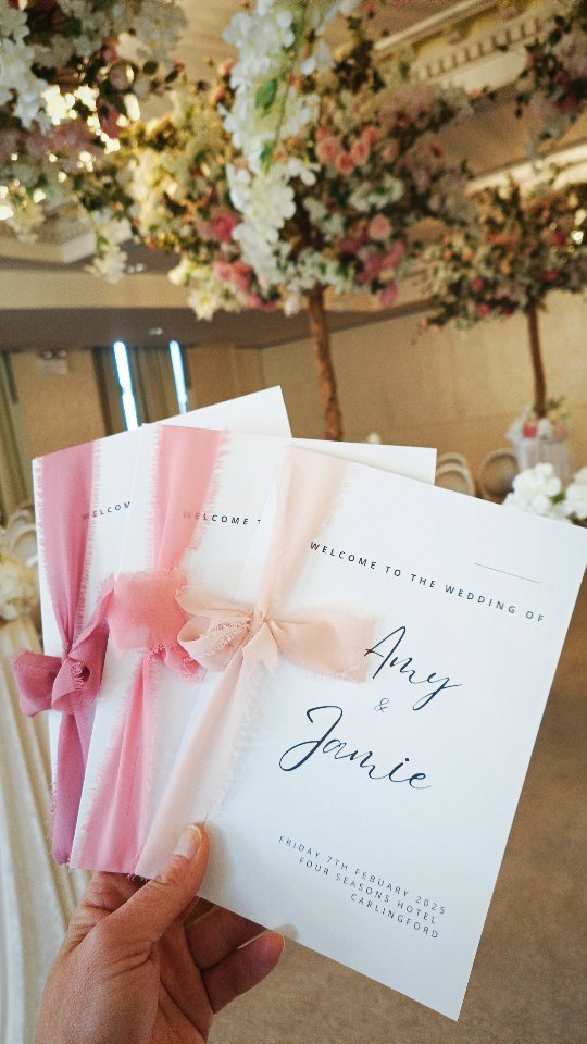 A fresh & frosty morning at the Four Seasons for Amy & Jamie's spiritual ceremony.
Lots of little extras, pops of pink & thoughtful touches brought this whole look together.
Fresh florals were created by @bycharlotte_floraldesign who was there this morning working her magic.