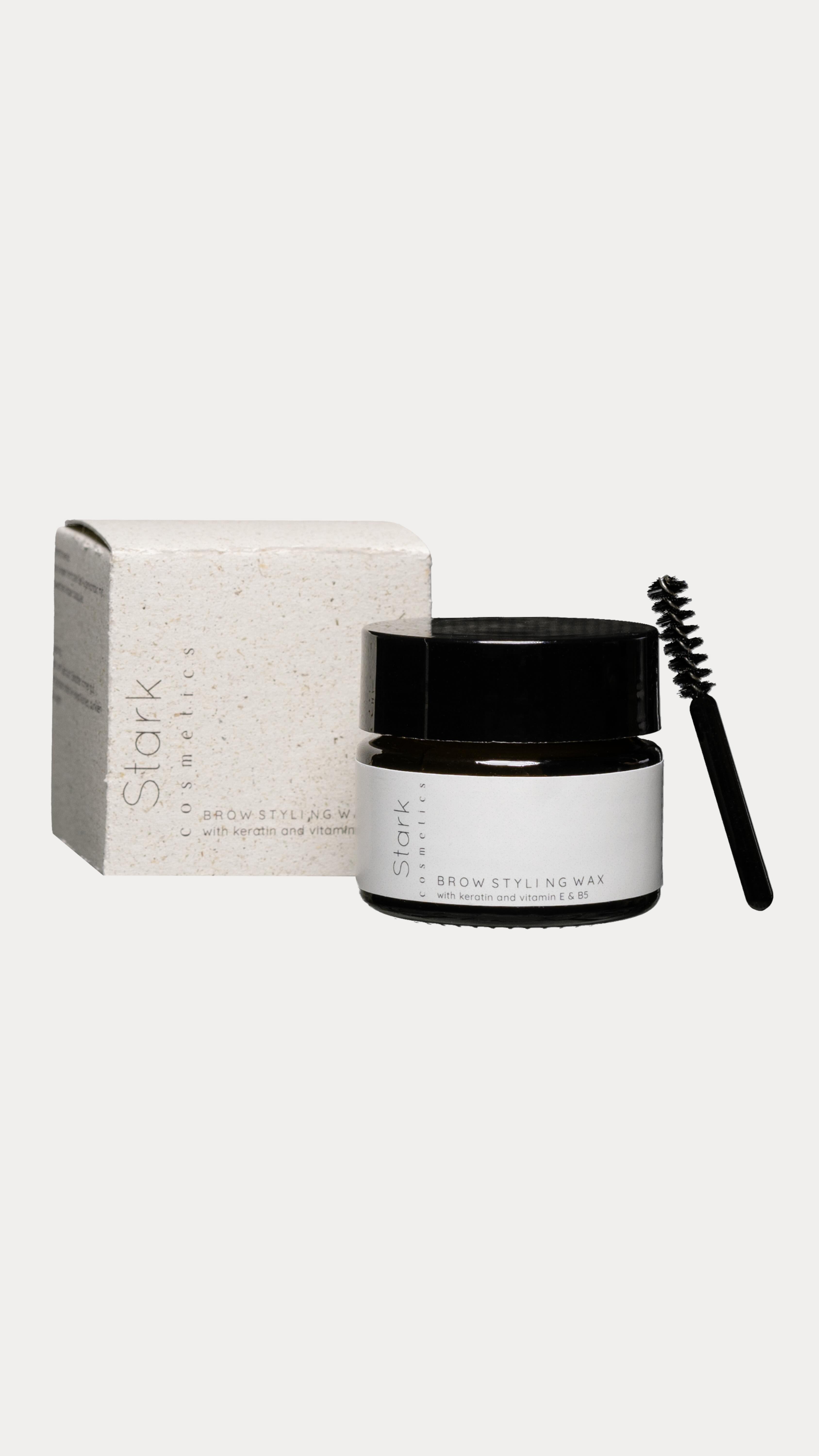 So wendest du das Brow Styling Wax richtig an!
🎬 Step-by-Step zur perfekten Braue!
✨ Schritt 1:
Mit der beiliegenden Mini-Bürste eine kleine Menge Wax aufnehmen – weniger ist mehr!
✨ Schritt 2:
Sanft durch die Brauen kämmen und in die gewünschte Form bringen. Für den Laminated Brow Look die Härchen leicht nach oben stylen.
✨ Schritt 3:
Kurz trocknen lassen – das Wax gibt perfekten Halt, ohne zu verkleben oder ein Spannungsgefühl zu erzeugen.
🎯 Warum lohnt sich das Brow Styling Wax?
✔ Perfektes Styling & intensive Pflege in einem
✔ Hält die Brauen den ganzen Tag in Form
✔ Ideal für Studios: Das Must-have nach einem Brow Lifting
✔ Auch für Privatkunden erhältlich – Jetzt auf meiner Homepage sichern!
💡 Egal ob Profi oder Beauty-Liebhaber – das Brow Styling Wax ist ein Gamechanger für gesunde, perfekt gestylte Brauen! 🔥✨
#browgel #browlamination #perfectbrows #browsmakeup #browhacks #augenbrauen #augenbrauenstyling #browstyling #browwax #starkcosmetics
