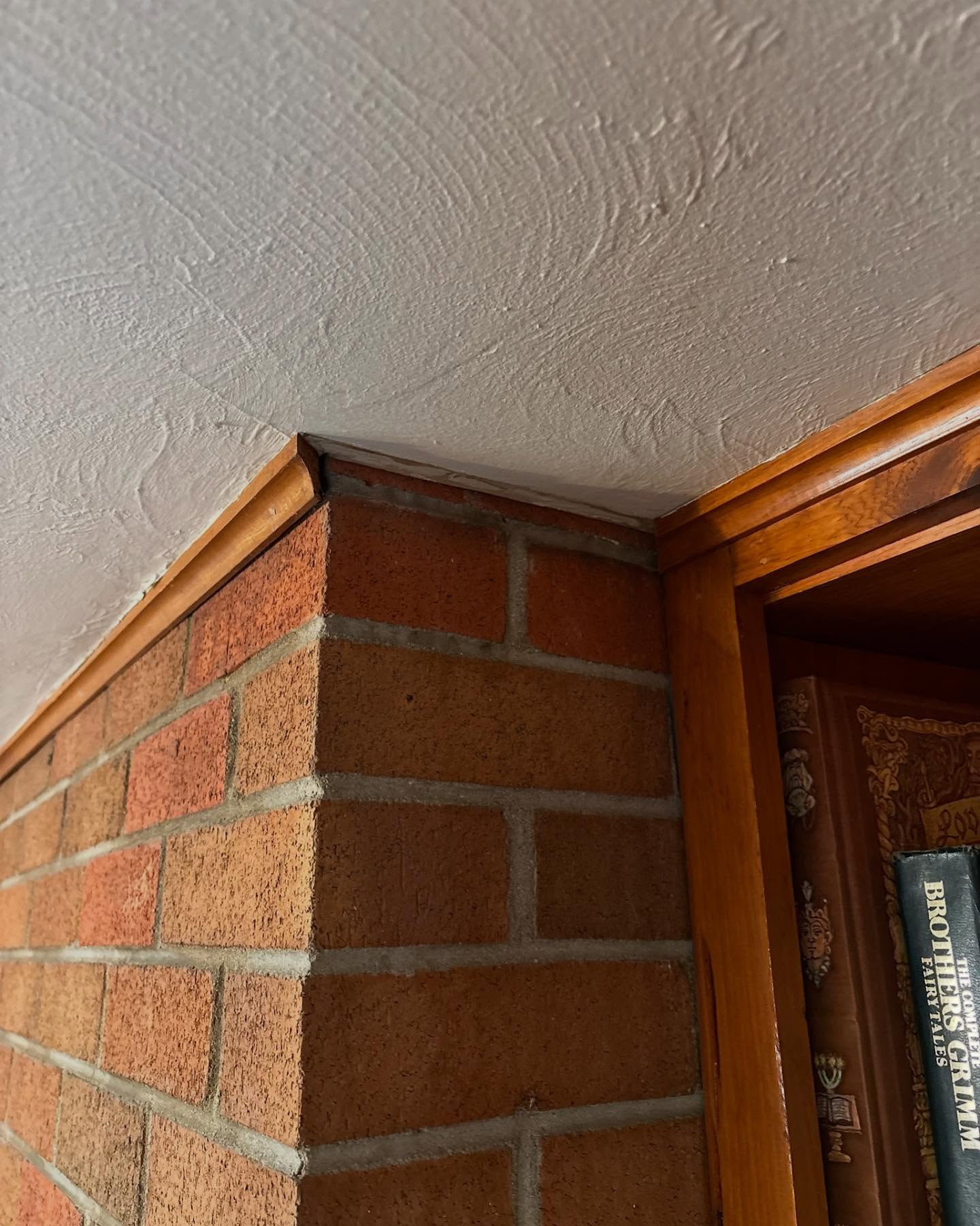 Here’s a small bit of restoration work. Customer lost this bit of cove molding many years ago, I had to glue and mill something to match just right. Stain matched, finished, locked in place. Suuuuper satisfying #millwork #restoration #woodstain #staingrade #customcarpentry #handyman #journeyman #trimcarpentry #crownmolding #carpentry