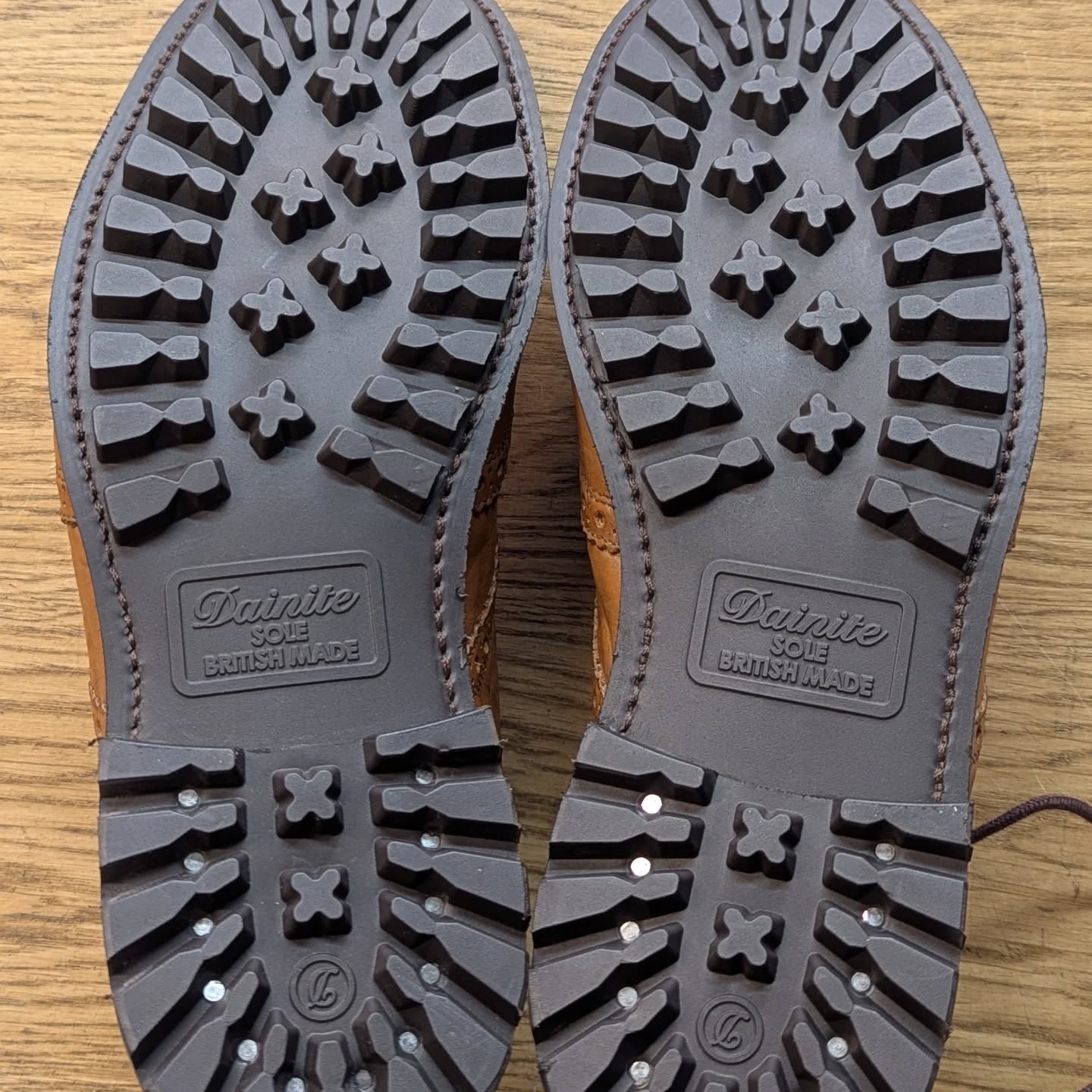 Had a few pairs of commando style units coming through recently, a chunky and durable alternative for Goodyear welted shoes
#shoerepair #dainite #goodyearwelt #trickers #hoggsoffife #bootrepair #smallbusiness