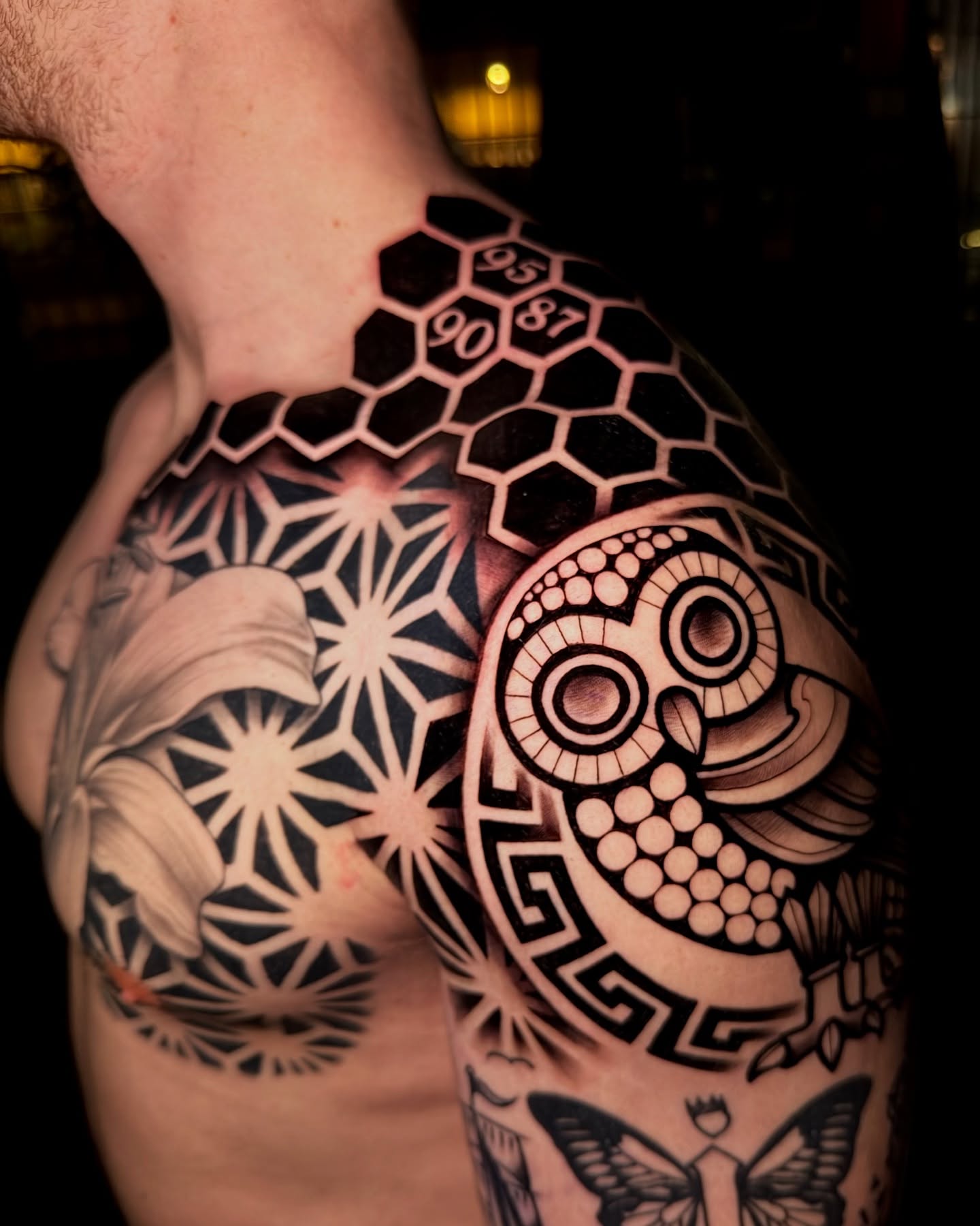 ✍🏽Artist: Mike Aveno @mikeaveno_tattoos
🗓️Books: OPEN
To book: 📧marsinktattoo@gmail.com
📱 (408)508-9130
💲Deposit Req
•
•
•
#bayareatattooartist #marsink #marsinktattoo #california #bayarea #tattoos #sanjose #rosetattoo #sanjosetattooartist #bayarea #armtattoo #geotattoo #geometrictattoo #geotattoo #owltattoo #legtattoo