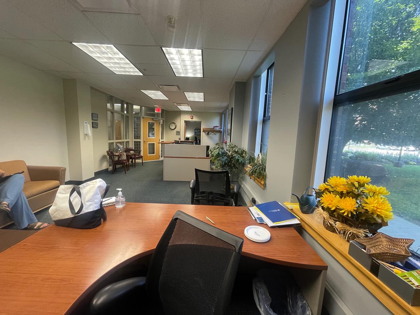 Talk about a true transformation 🔄 Swipe to check out the before and after of a local healthcare admission suite!