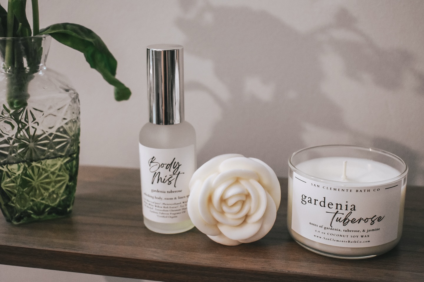 Step into gardenia heaven with our new gardenia gift set. 🤍Perfect for self-care or as a thoughtful gift, this trio will elevate any moment with its delicate, refreshing scent ✨
Just in time for Valentine’s Day 😚
#gardeniagift #valentinesday #valentinesgift #giftsforher #gardeniacandle #gardenialover #handmadecandles #madeinsanclemente #smallbusinesslove