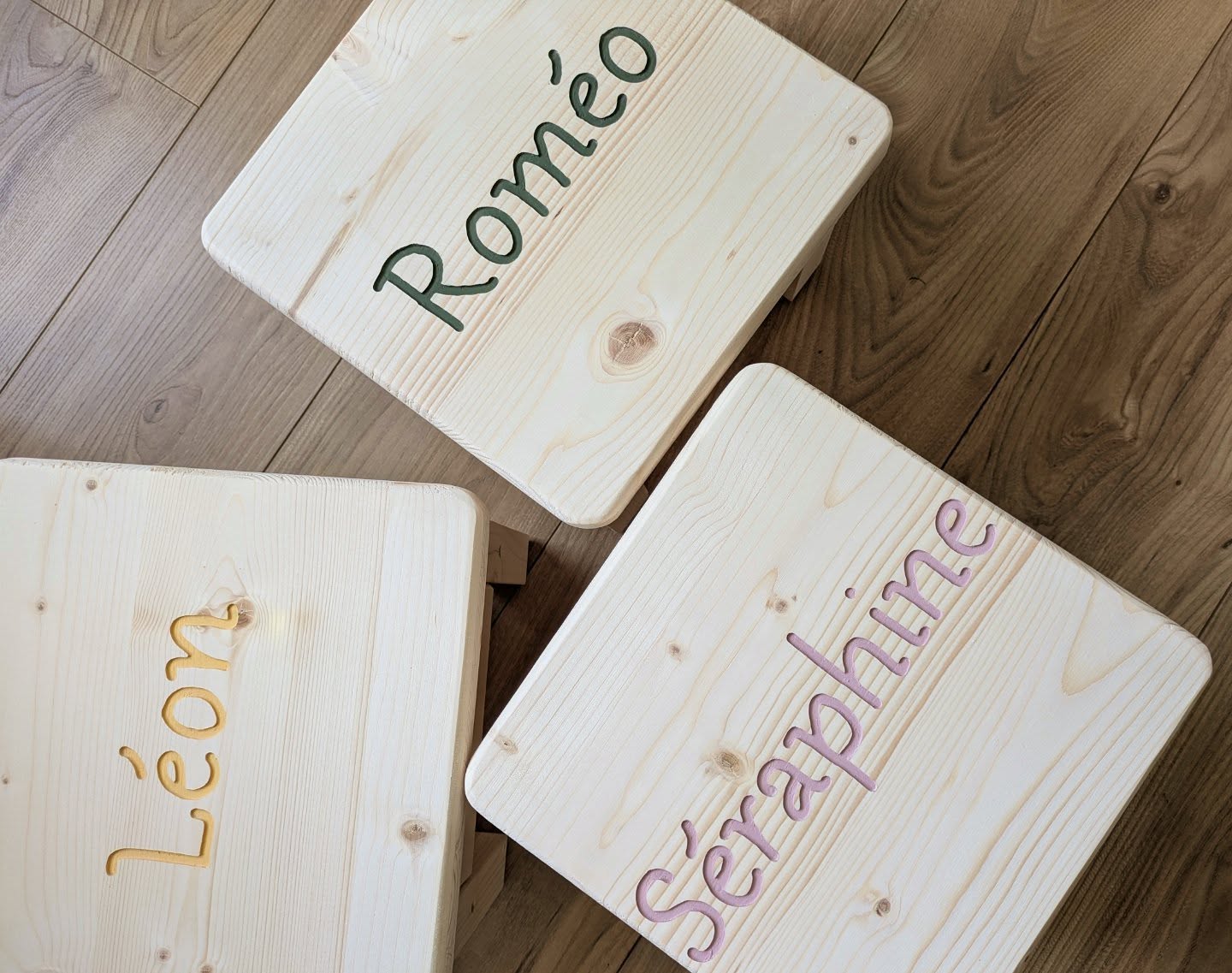 Vos jolies commandes et vos jolis prénoms !
Coup de cœur pour Séraphine que l'on grave pour la première fois 😍
#lestabouretsdandrea #wood #tabouret #bois #peinture #couleur #gravure #madeinfrance #madeinmayenne #laval #prenom