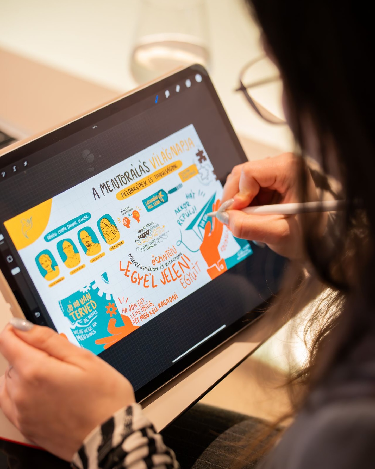 I had the pleasure of live drawing at @protege_talentlab ‘s first event of the year, where we came together to celebrate World #MentoringDay! 🙌✨
I was filled with positive vibes, heard inspiring discussions, and kicked off the year just as we should! 💡🎉 Thank you for having me!
#Business #LiveIllustration #Event #GraphicRecording