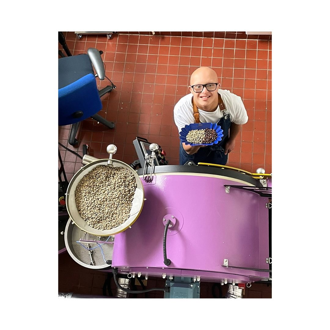 โt @nederhofje in Honselersdijk is een dagbesteding met een maatschappelijke en zinvolle invulling op initiatief van Bon Aparte Zorg.
De dagbesteders met een verstandelijke beperking leren hier met de koffie van @lagaranta om als echte barista aan de slag te kunnen โ๏ธ
Bezoekers kunnen genieten van het koffiehuisje en de prachtige tuinen van de historische Nederhof van Paleis Honselaersdijk, dat tussen 1621 en 1646 werd gebouwd in opdracht van stadhouder Frederik Hendrik, de jongste zoon van Willem van Oranje.
ACTIVITEITEN
๐ก Strategisch communicatieadvies
๐ก Definiรซren marketingboodschap
๐ก PR en Mediarelaties
๐ก Communicatieplan
#communicatie #pr