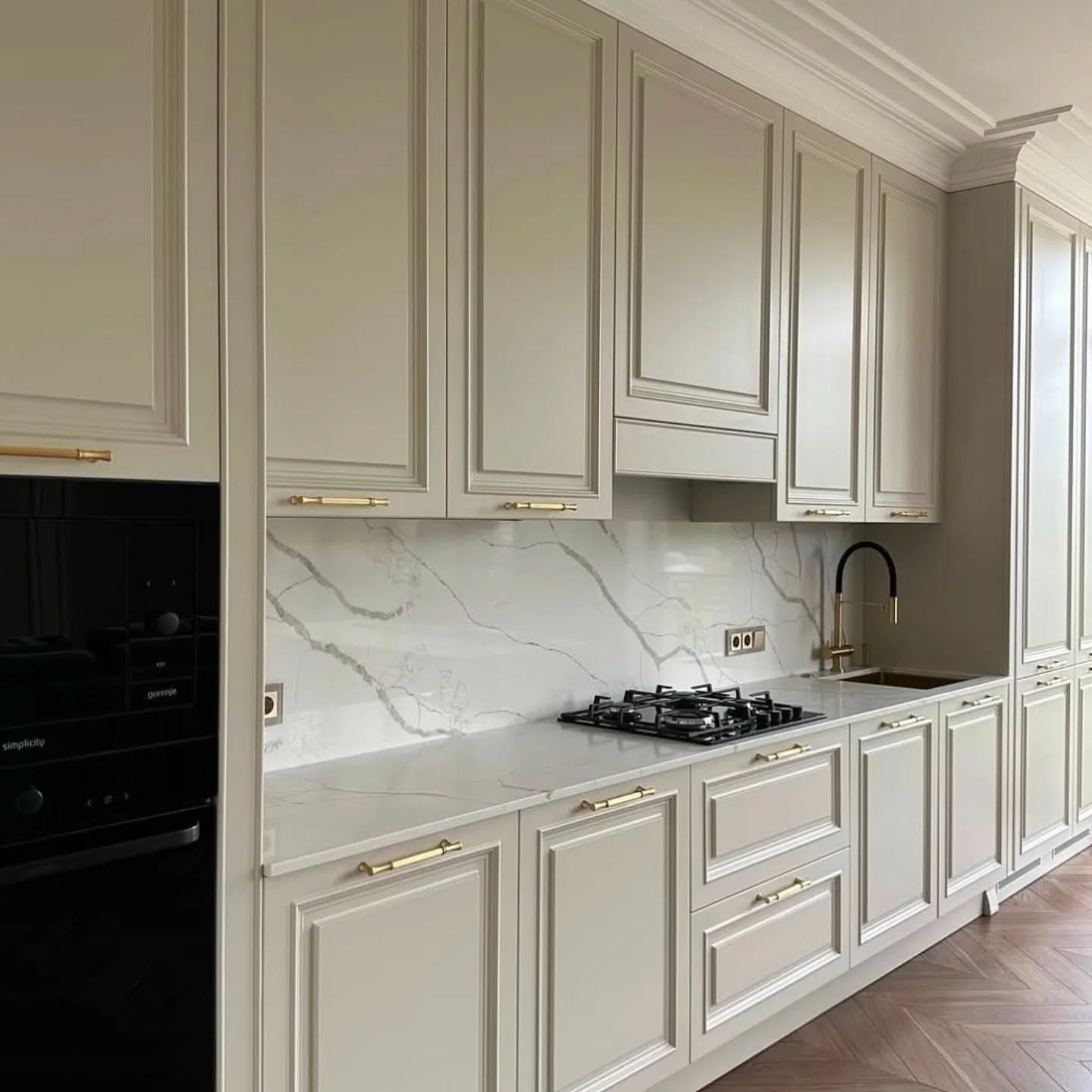 🌼 Transform your kitchen into a springtime oasis with Tivoli's stunning natural color palette! 🌿 From soft greens to warm neutrals, our designs are fresh, inviting, and perfect for any home. ✨ Get in touch with Tivoli today and let’s create a kitchen that’s not just on point, but a true reflection of your style! 🍽️💚
#bedroominspo
#kitcheninspo
#bathroominspo
#kitchendesign
#bathroomdesign
#bedroomdesign
#mediawall
#wardrobes
#bathroom
#bedroom
#kitchen
#joinery
#kitchensofinstagram
#bathroomsofinstagram
#interiordesign