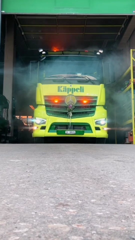 #kienertrucks #tröschfahrzeugbau #mercedestrucks #actros #welaki #käppelischwyzag