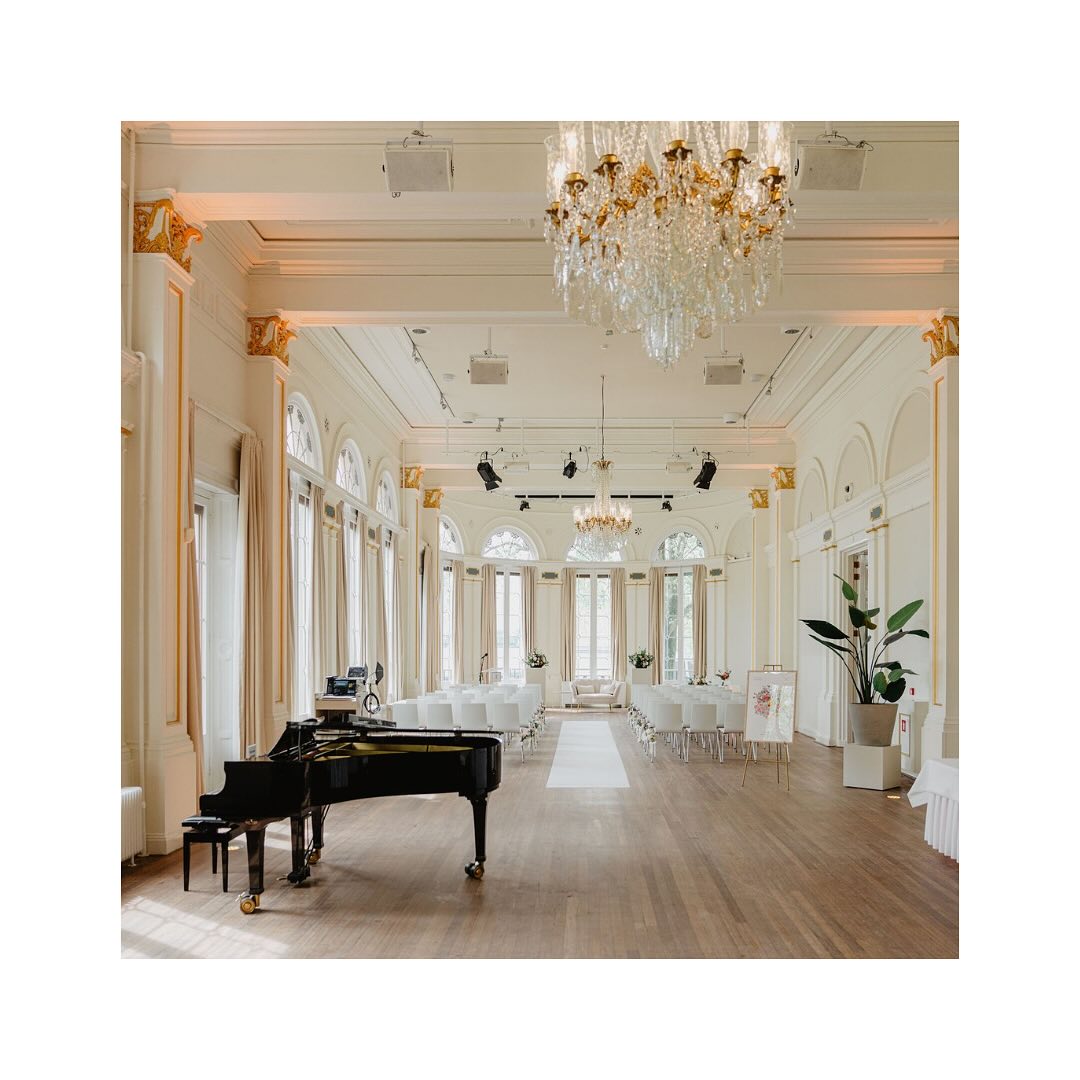 Finding the Perfect Wedding Venue: A Planner’s Tips 💍✨
Choosing the right venue is key to setting the tone of your big day. Here’s how to make it easier:
1️⃣ Know Your Vision: Decide if you want something elegant, rustic, or outdoor. Your venue should match your style.
2️⃣ Location & Accessibility: Consider parking, accommodations, and transport for your guests.
3️⃣ Guest Count: Be clear on how many people you’re inviting to find the perfect fit.
4️⃣ Check What’s Included: Some venues offer packages with catering and decor, so know what you’re getting.
5️⃣ Budget: Stick to your budget to avoid falling for venues that are out of reach.
Choose a venue that feels like you—it’s the first step toward the wedding of your dreams! 💕
P.S. for everybody wondering which gorgeous venue it is, it’s one of my favorite venues in Rotterdam: @wereldmuseum_rotterdam_events
#WeddingPlanning #WeddingVenue #DreamWedding #eventplanning
📷 by @uliana_kochneva_photo