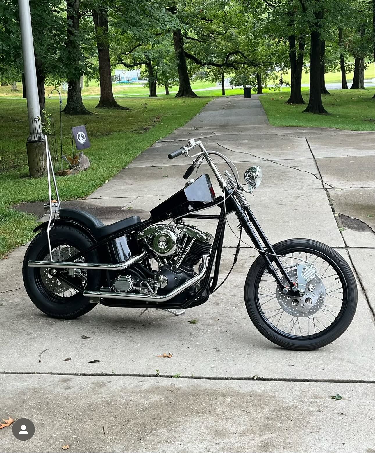 We love it when customers send us their finished projects. @anna_______lt & @robbiepeterson thank you for sharing! Bikes look amazing, great job. #jtscoatingsandcycles #custompowdercoat #happycustomersmakemehappy