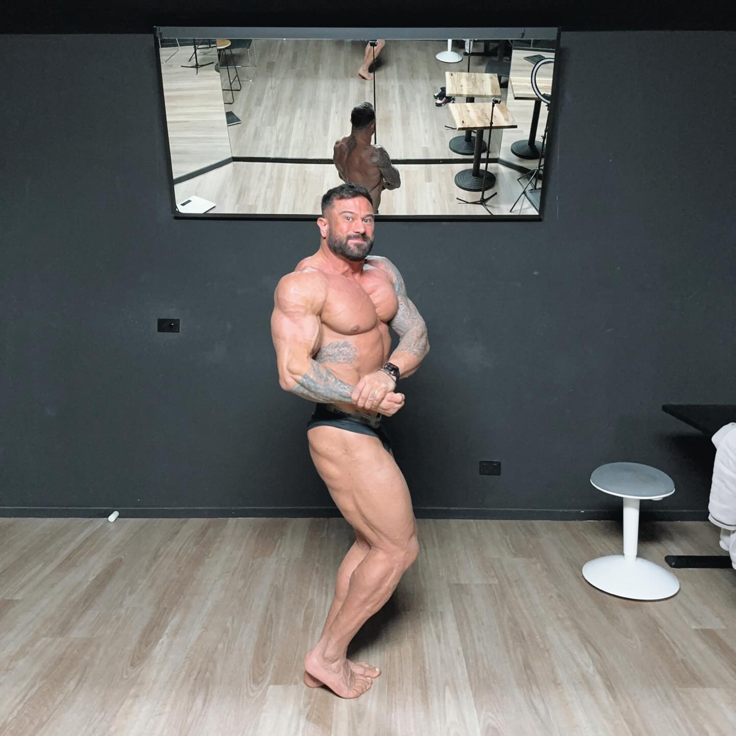 .
Being Lean Isn’t an Accident—It’s a Lifestyle
Staying lean year-round isn’t just about hitting the gym hard. It’s a commitment to daily habits—how you eat, train, recover, and live.
✅ Nutrition – It’s not about starving yourself. It’s about eating the right foods in the right amounts. High-protein, nutrient-dense meals, consistent hydration, and making sure your intake matches your goals. No magic tricks—just discipline.
✅ Training – You can’t out-diet poor training. Resistance training is non-negotiable, with a balance of progressive overload, intensity, and recovery. Cardio plays a role, but it’s not the foundation—lifting is.
✅ Lifestyle – Sleep, stress management, and consistency are the underrated keys to staying in shape. It’s about prioritizing recovery, reducing unnecessary stress, and making choices that align with your goals daily—not just when it’s convenient.
Leanness isn’t built in 6 weeks; it’s earned through long-term commitment. If you want to look like an athlete, you have to live like one.