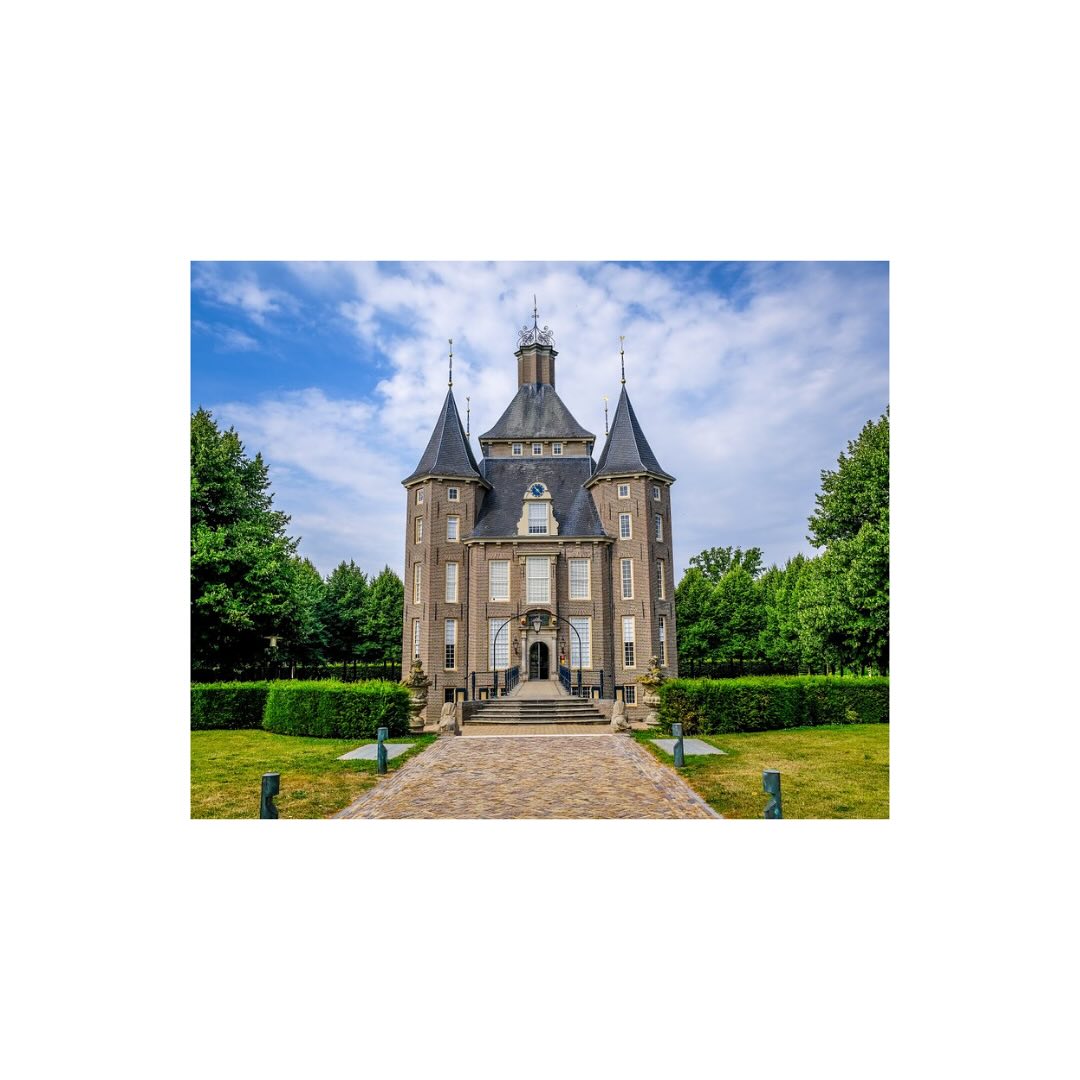 Vastgoedontwikkelaar Phanos heeft (onder meer) de restauratie van dit prachtige Kasteel Heemstede, de ontwikkeling van high-end woningen en de bouw van @hofvansaksen op haar naam staan. Ook was Phanos hoofdsponsor van FC Utrecht.
@restaurantkasteelheemstede โญ๏ธ is nog steeds gevestigd in deze schitterende buitenplaats ๐ง๐ปโ๐ณ
ACTIVITEITEN
๐ก PR en mediarelaties
๐ก Crisiscommunicatie
๐ก Investor relations
๐ก Event management
๐ก Persberichten
๐ก Copywriting
๐ก Creatie uitingen (webdevelopment, flyers, brochures)
#communicatie #pr