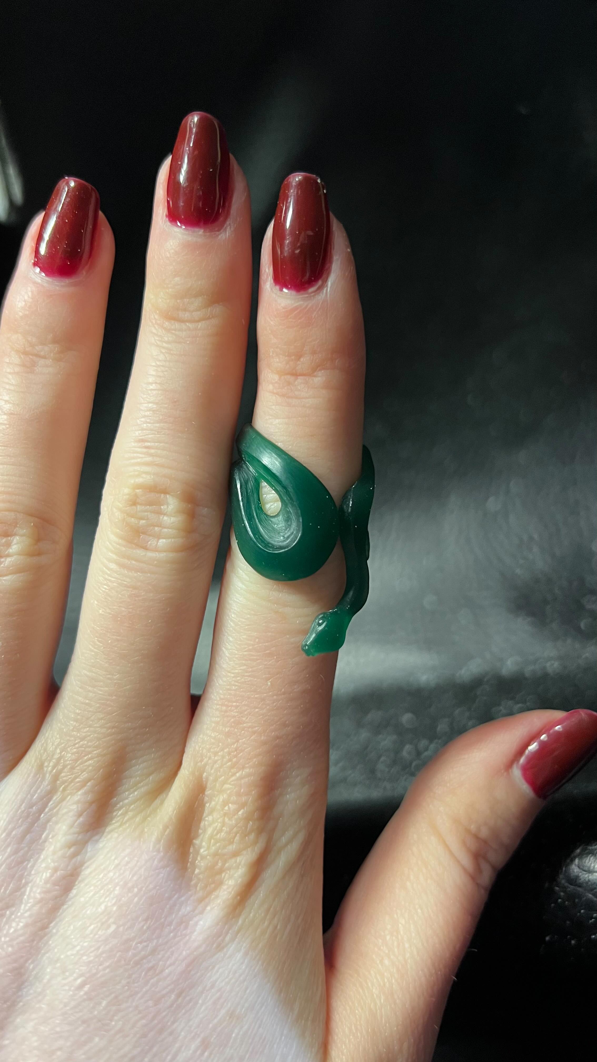 Part 1. 🐍
#collectionsaintvalentin #serpent #waxcarving #baguedecreateur #coeur #amour #heartring #ringmaking #handmadering #lovering
#bijouxcreateur #bijouxfaitmain #bijouxsaintvalentin #artisancreateur #jewelrydesigner #saintvalentinesday #ideescadeaux #bijouxpourhomme #bijouxpourfemme #bijouxaudacieux #bijouxargent #bijouxtendance #nouvellecollection #creatricedebijoux #bijouxcoeur #bagueserpent #snakering