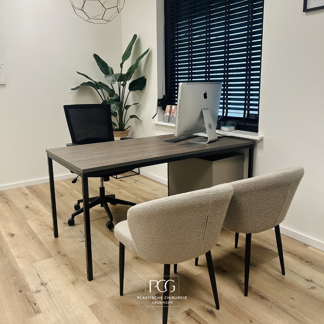 Twijfel je bijvoorbeeld over een ooglidcorrectie en vind je een consult spannend? Bij ons ben je ook welkom om samen met een vriend(in), partner of familielid op consult te komen. Zo kun je de informatie rustig samen verwerken en voelt het nét wat fijner! 🫂✨