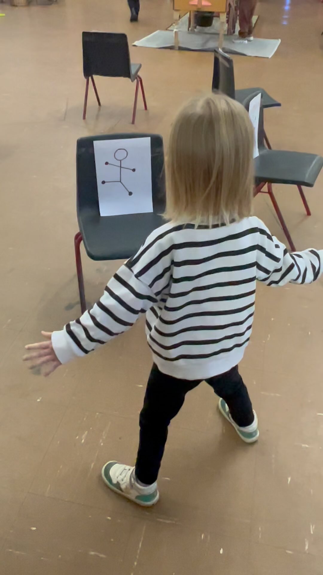 Little feet, big moves 🏃🏻♀️✨. Today our little explorers practised following instructions while, jumping, stretching and balancing! Physical development helps build strength, coordination and confidence.
#activelearners #physicaldevelopmenteyfs #littlemovers #learningthroughplay