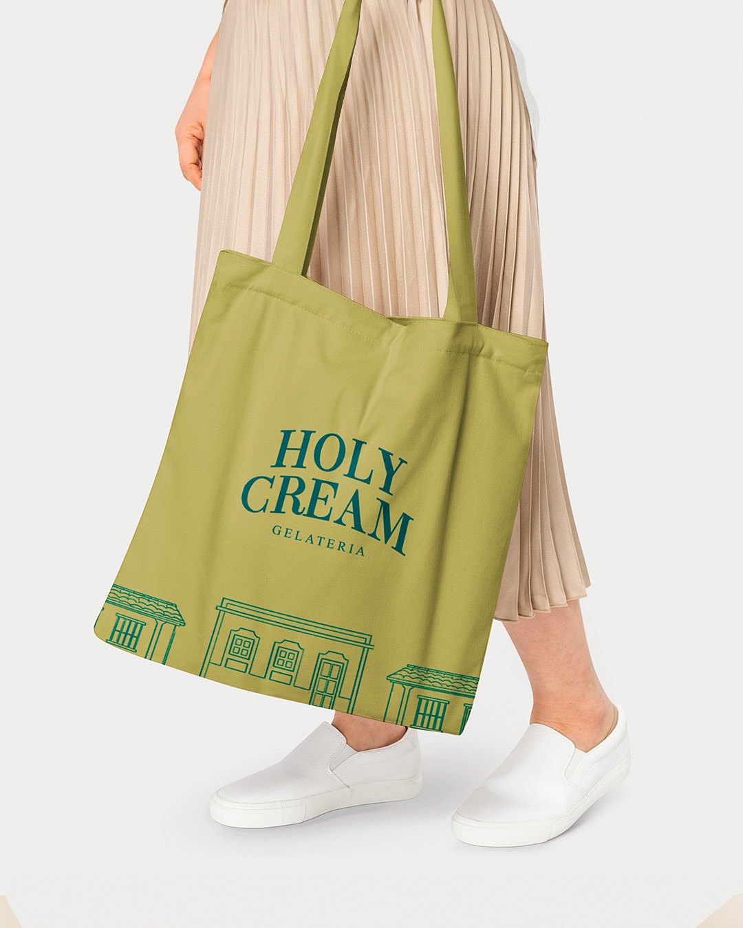 Holy Cream es una marca con una misión clara: crear gelatos artesanales de la más alta calidad ✨. Para ello, utilizan técnicas tradicionales que respetan sus raíces locales 🏡.
Inspirados por esta misión, hemos creado un concepto gráfico que combina sobriedad y elegancia con un toque de la herencia cultural de la región donde se originan sus productos🍧.
El resultado es una identidad visual única que comunica la esencia de los productos artesanales y destaca los valores, la tradición y el compromiso con la excelencia de la marca. Esta composición gráfica no solo sigue las tendencias actuales 🚀, sino que también es atemporal, reflejando una mezcla armoniosa de innovación y tradición.