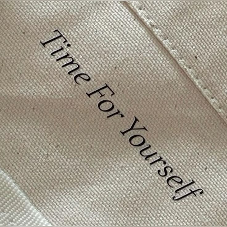 A late night post from me seeing as I’m still buzzing from the gorgeous event myself, @jadesgreenkitchen & @scenicsauna hosted today! ‘Soothe & Savour’ was a dream and our vision workshop inspired me to share a few images from my 2025 board just in case anything resonates with you. 🫶🏼🤍✨