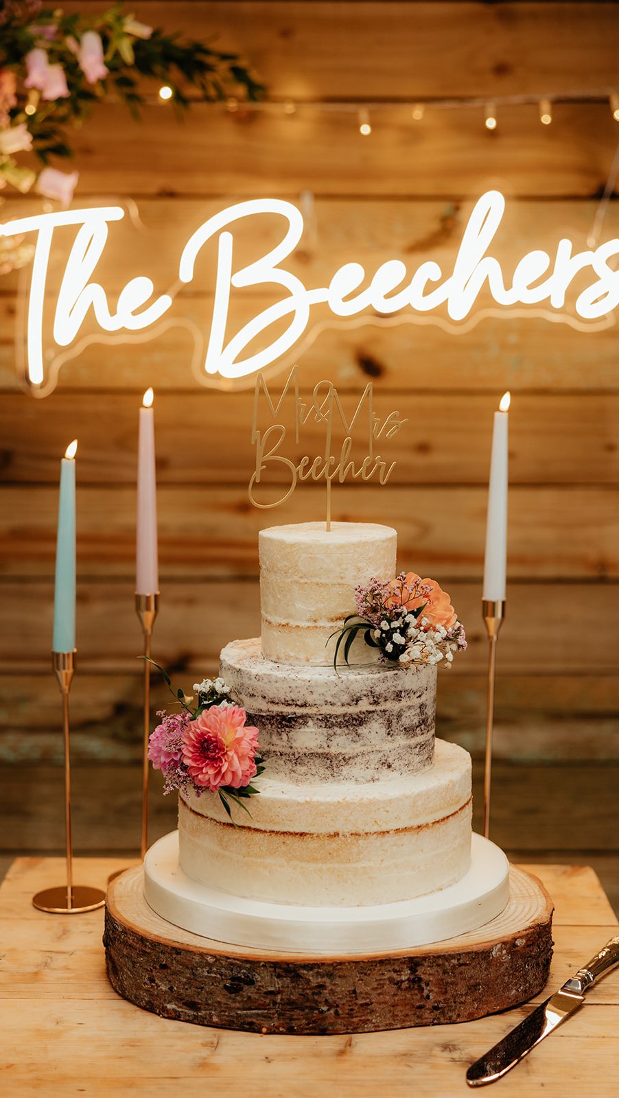 WHEN THE BRIDE JUST SLAYS.
You’re seeing Oxfordshire bride Rebecca absolutely slay her wedding day at dry hire barn venue @acornbarnweddingvenue With her carefully chosen suppliers sharing her vision, naturally. 💪
Venue: Acorn Barn, Stadhampton
Photography & Videography: @loveandlacemedia
Florist: @sophieoliviafloraldesign
Catering & bar: @nyamacatering
Rentals: @oxfordeventhire
Candles: @lights4fun
Band: @mibband
Cake: @thecakeshopox
HMUA: @brushbeautyco
#oxfordshirewedding #barnwedding #pastelflowerarch #moongate #pastelwedding #beerpong #weddingplanneroxfordshire