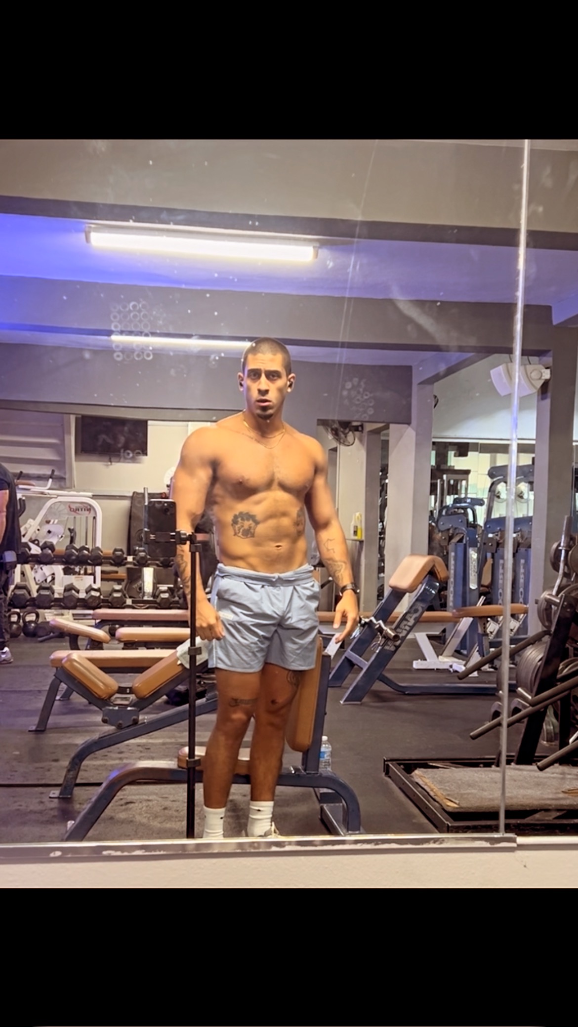 El único obstáculo entre tú y tu meta eres TÚ MISMO.
No es la falta de tiempo, no es la genética, no es la suerte… Es la disciplina, la constancia y las ganas de querer más.
Si yo puedo, tú también. ¿Vas a seguir poniendo excusas o vas a hacer que las cosas pasen?
#BuiltDifferent #NoSeasPussy