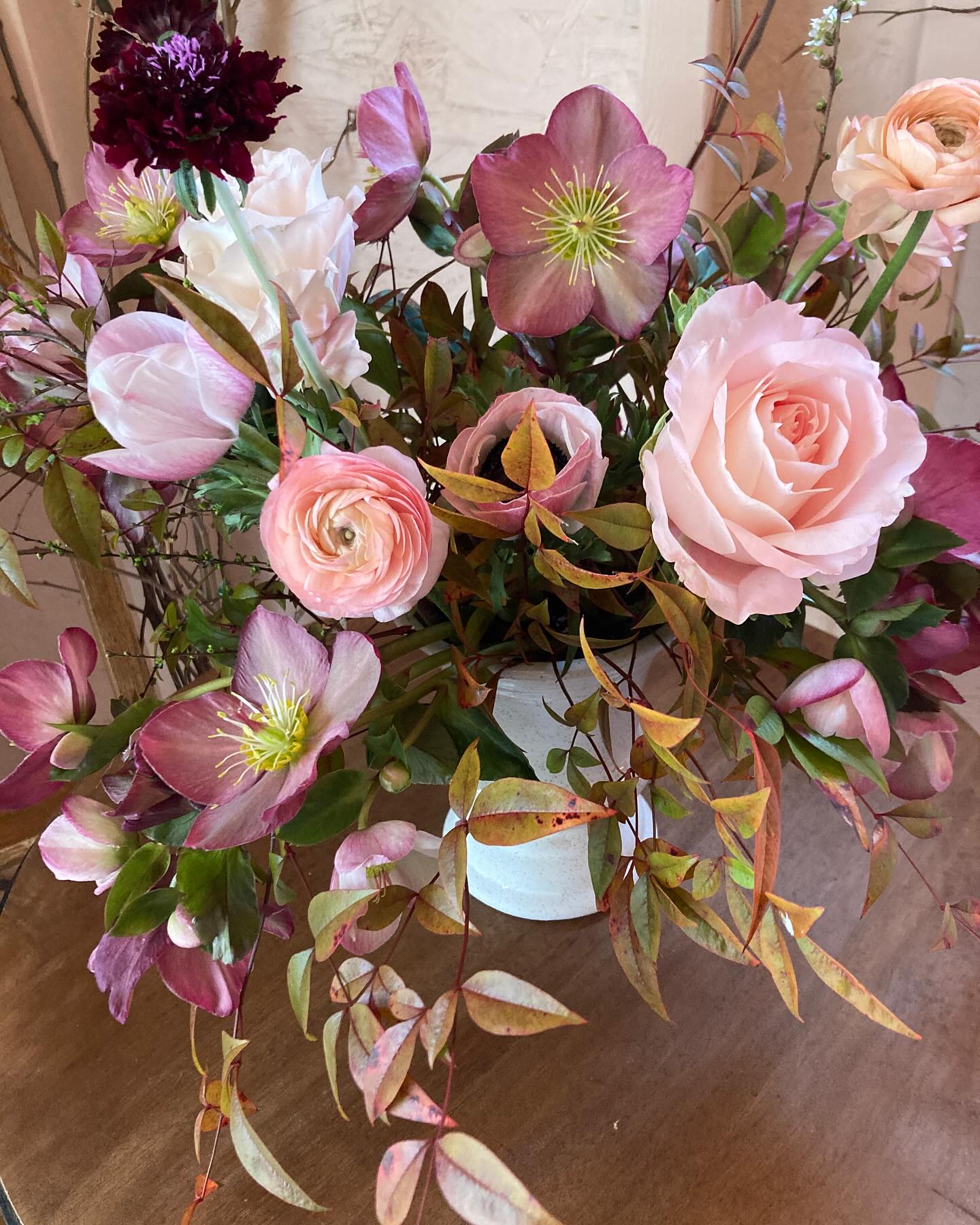 She’s here!! It’s finally February and we couldn’t be more excited for the first flower-filled holiday of the season. 🎉 The Valentine’s store is stocked with delicious treats and thoughtful gifts for your loved ones - and flowers of course! 💐
Here’s a reminder of what’s going on around the farm for Valentine’s Day:
The store will be open for extended hours this Thursday and Friday from 1-4pm. Come see our adorable setup!! 😍
Saturday, February 15th from 10am-1pm we will be opening the farm for you to come hang out and enjoy some Valentine’s holiday shopping. Join us rain or shine for a fun and casual girls morning out. All are welcome of course but ladies get a special 10% discount in the store. 🛍 Our own farmer-barista @annamwha will be on hand to make you warm drinks and we are excited to feature catered bits and bites from @tallulah1882! 🍪
Last but not least - it isn’t too late to order flowers for pick-up! We have some really gorgeous flowers in stock and we think your Valentine will agree ~ head to the link in our bio or email orders@peach house farm to get the ball rolling! Custom orders are encouraged as seen in the first pic. ✨
#galentines #galentinesbrunch #farmstore #flowerfarm #currahee