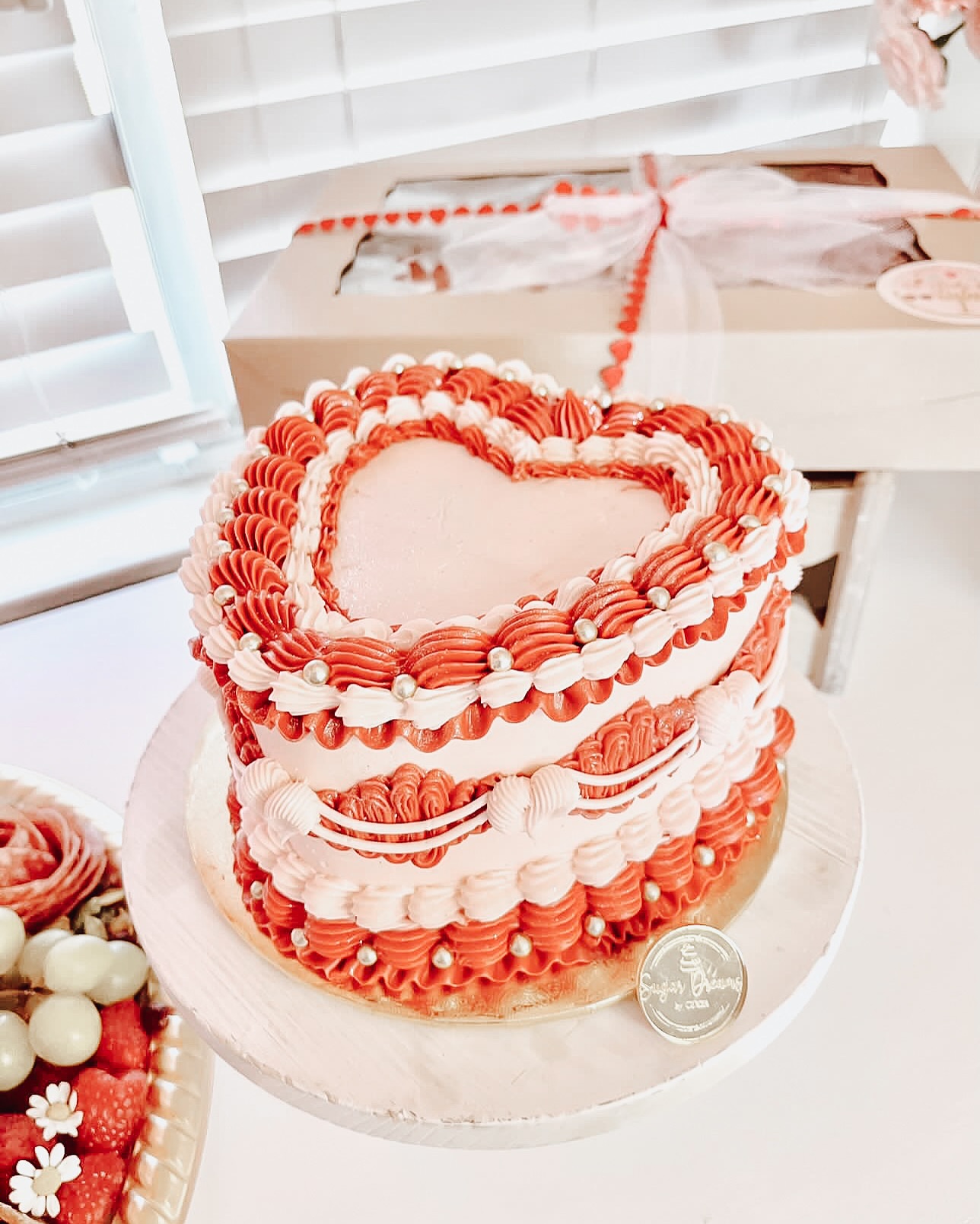✨L♥️VE✨
.
.
.
Amazing Vendors:
🎈 @events_vero
🎂 @sugardreams_odeza
🍪🍓🍫 @asideof_dulce
🧀🍇 @mesa_bohemia
💐 @dolcefloristeria
.
.
.
#sugardreamsodeza #galentinesday #cake #heartcake #valentinescake #vintagecake #valentinesdessert #cakedesign #eventsyling #floralarrangement #valentiensday #valentinecookies #charcuterie #chocolatestrawberries