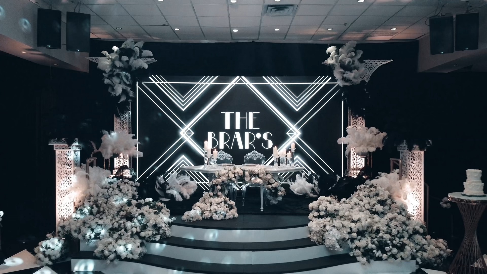 Transforming a ballroom Into A Gatsby Galore
Design, Decor & florals @universaldecor
captured by @preetreyatphotography
@fraserviewhall
@decibelvan @conceptfloorwrap
@perfectpartyservicesbartending
@k.brarr @rittugill
