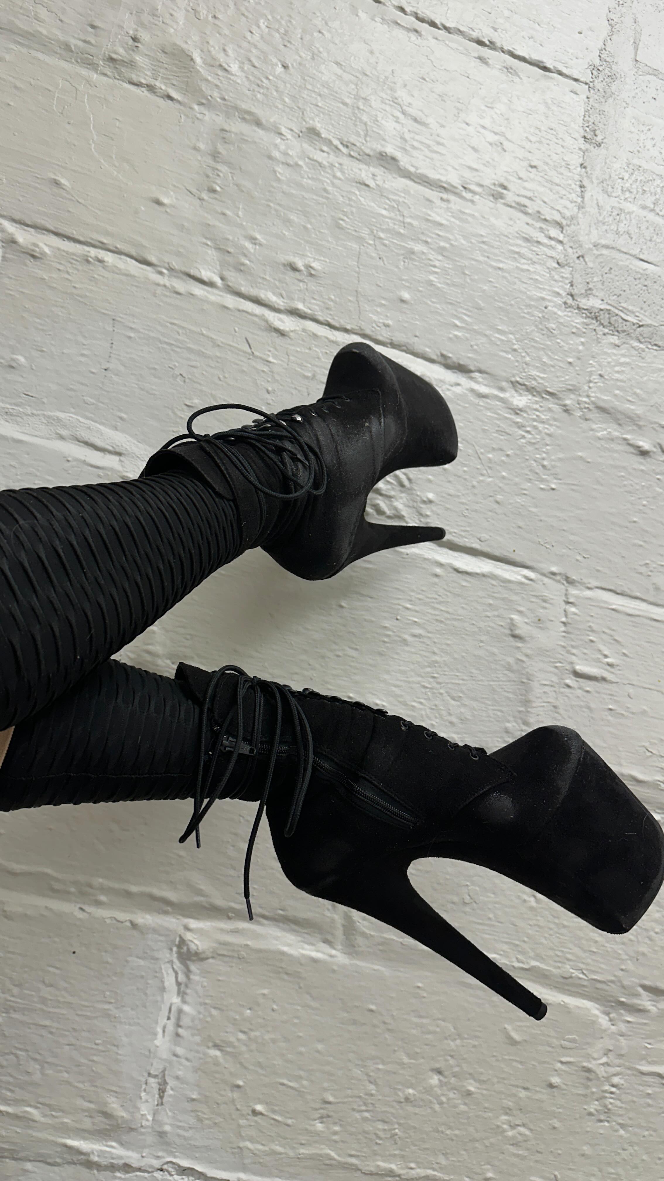 When they ask me if I will be ashamed of my dancing in old age 🥰🥰🥰🥰🥰🥰 NOOO … Never 🤣🤣👍#newyorkcity #manhattan #poledanceparty