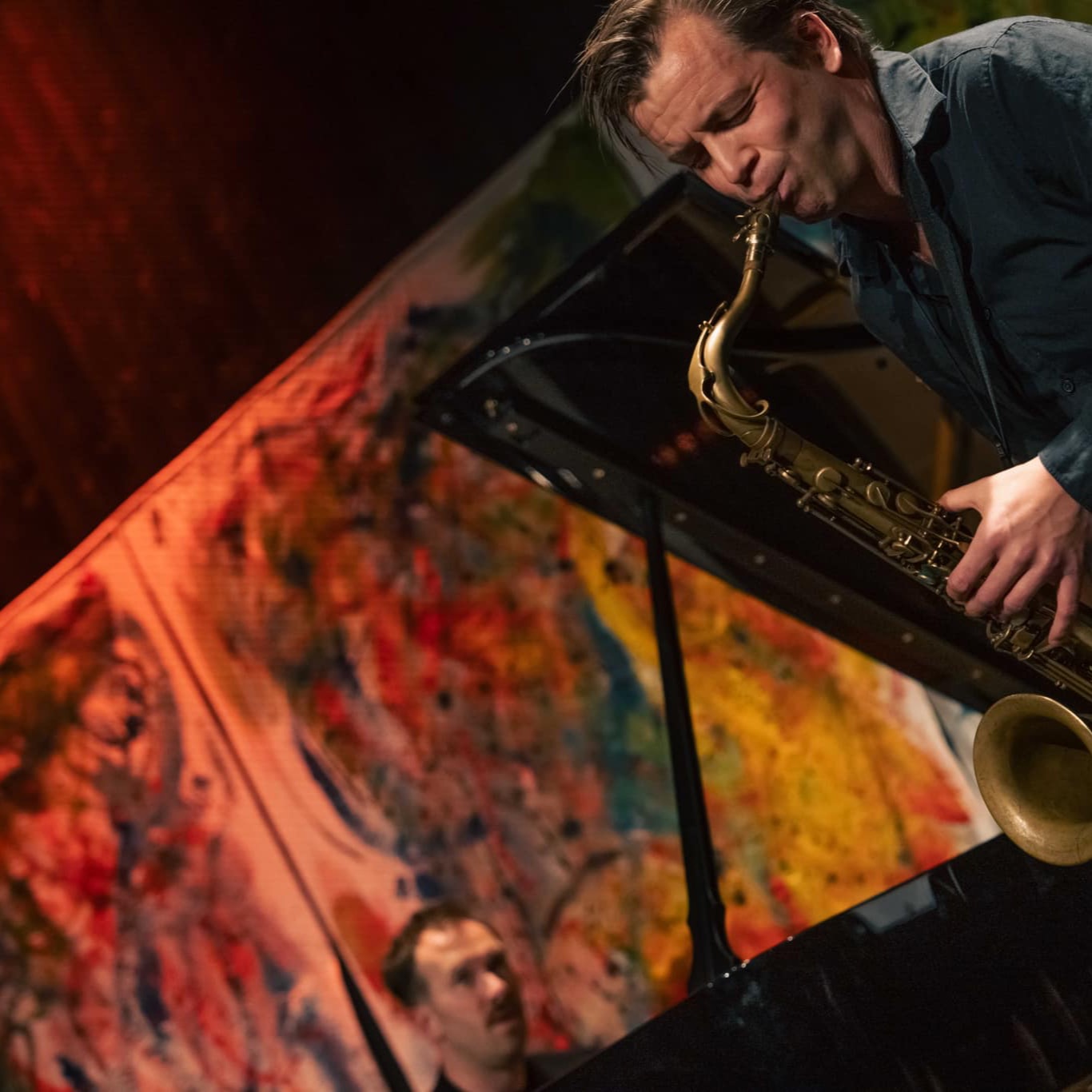 Now, this was a fun concert! The final edition of Resonans happened in Gjøvik last Sunday. What other place/arrangers could put together Rach with 6 hands, sax-piano duo, piano-folk dance improv, solo piano, La vie en Rose, fantastic chamber music, cabaret music and more in one evening?
@resonanskonserter @mariusneset @marieriksmoen @tinethinghelseth @fridrikke @gunnarflagstad
📸: Helen Wesnes