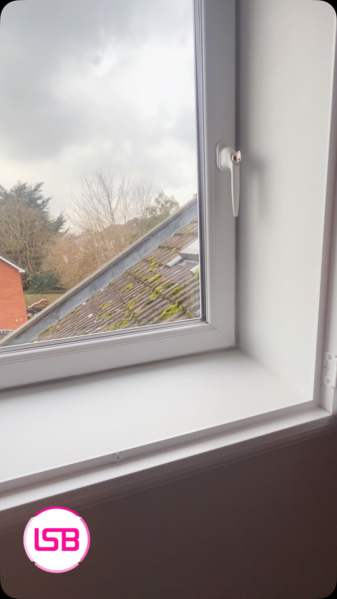 #reels #shutters #plantationshutters #craftsmen #newbuild #newbuilds #newhome #home #homeideas #homeinspo #newbuildinspo #renovation #renovationproject #blinds #interior #interiors #interiorinspo #home #luxury #inspiration #design #home #blindskent #blindssussex #shutterskent #shutterseastsussex