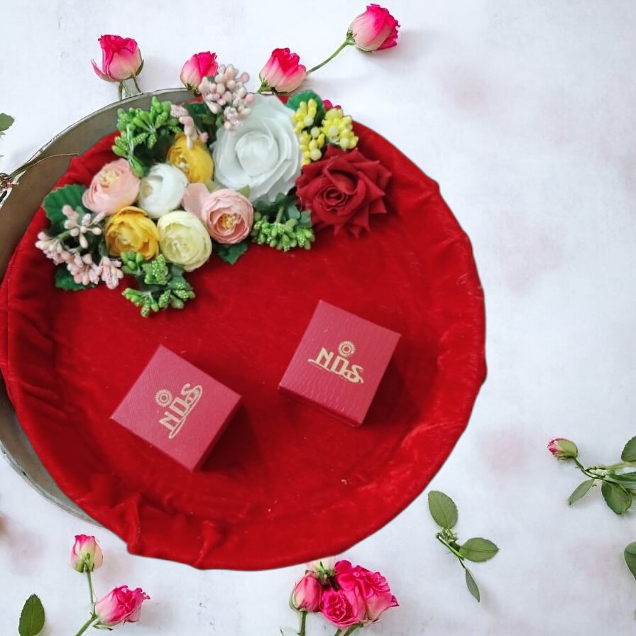 Say the best “yes” of your life in a unique way.💍👰♀️
DM to order the personalised engagement platter to make your day extra special❤️
#ringplatter #engagement #trousseaupacking #wedding #weddingpacking #indianwedding #sareepacking #ringplatters #ringceremony #trousseau #weddingseason #giftingsolutions #cosmeticpacking #gifthampers #engagementtray #roomhampers #weddinggifts #engagementpacking #ringtray #dryfruitpacking #festivehampers #gift #engagementringplatter #traypacking #handmade #kalire #giftwrapping #weddingdecor #vera_handicraft_store