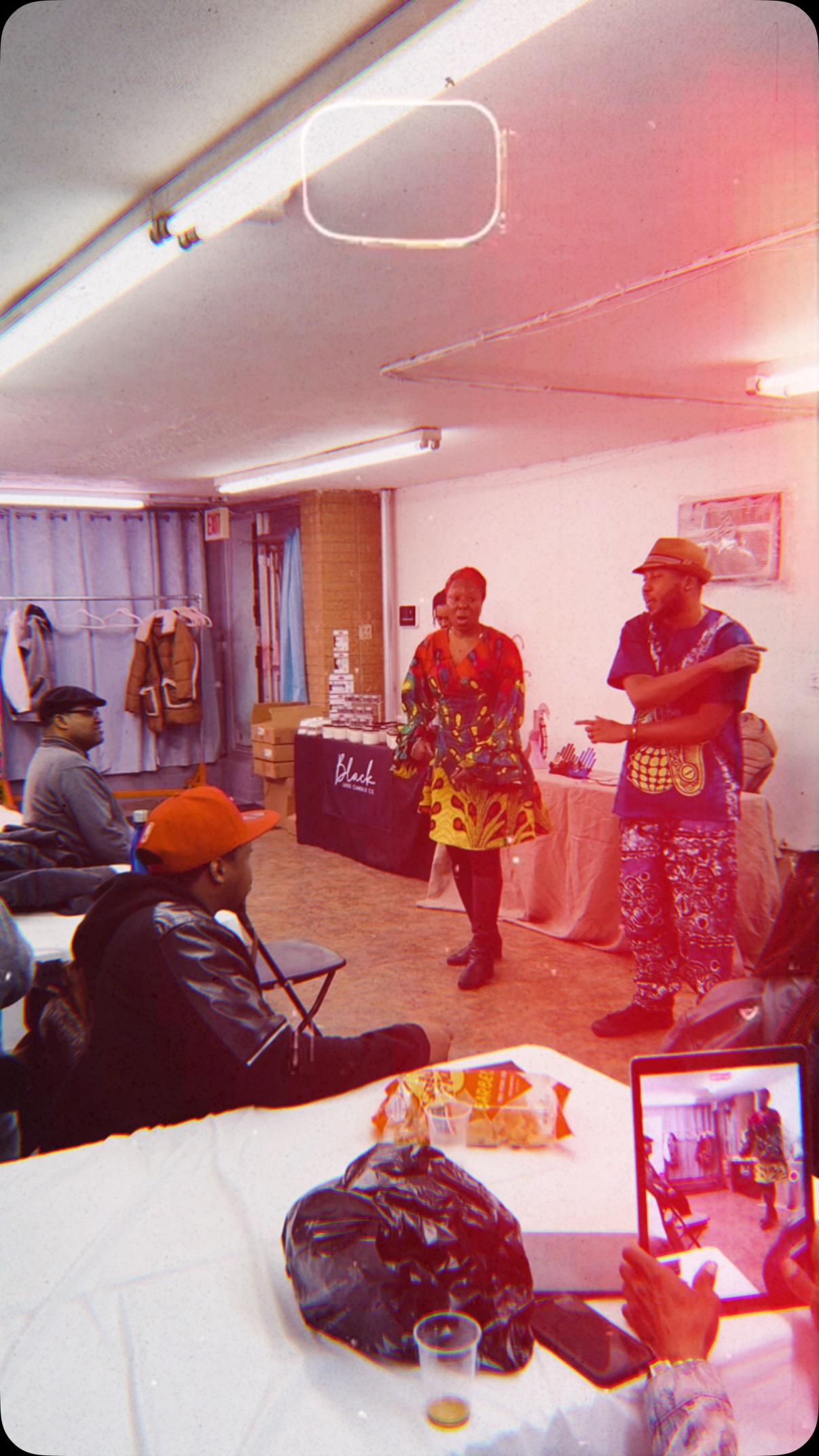 The first Word Up Show @ Pink Giraffe Art Studios was 🔥🔥🔥. Big thanks to Goldface and Serini T for hosting and breathing life into this event ❤️💪🏾 All of the performers left us with something that was good for the soul👏🏾. Gratitude 🙏🏾 #pinkgiraffeartstudio #southshorechicago #thingstodochicago #chicagoevents #poetry #poetrycommunity #poems #poetrylovers #poetrysociety #poetryslam