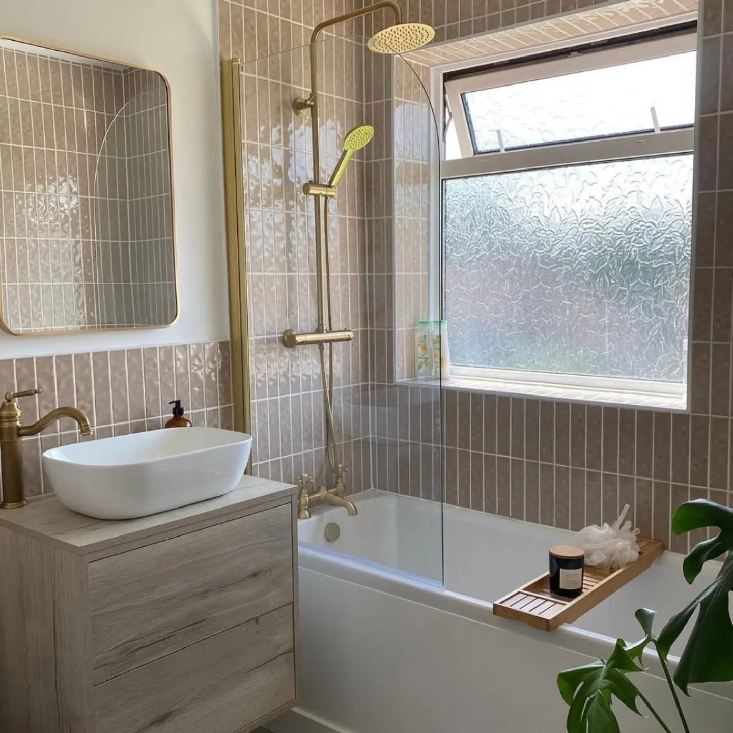 🌸 Ready to refresh your bathroom for spring? 🌼 Embrace the beauty of natural colors with Tivoli's stunning designs that are perfectly on point! 🛁 Transform your space into a tranquil oasis—get in touch with Tivoli today and let your bathroom bloom! ✨
#bedroominspo
#kitcheninspo
#bathroominspo
#kitchendesign
#bathroomdesign
#bedroomdesign
#mediawall
#wardrobes
#bathroom
#bedroom
#kitchen
#joinery
#kitchensofinstagram
#bathroomsofinstagram
#interiordesign