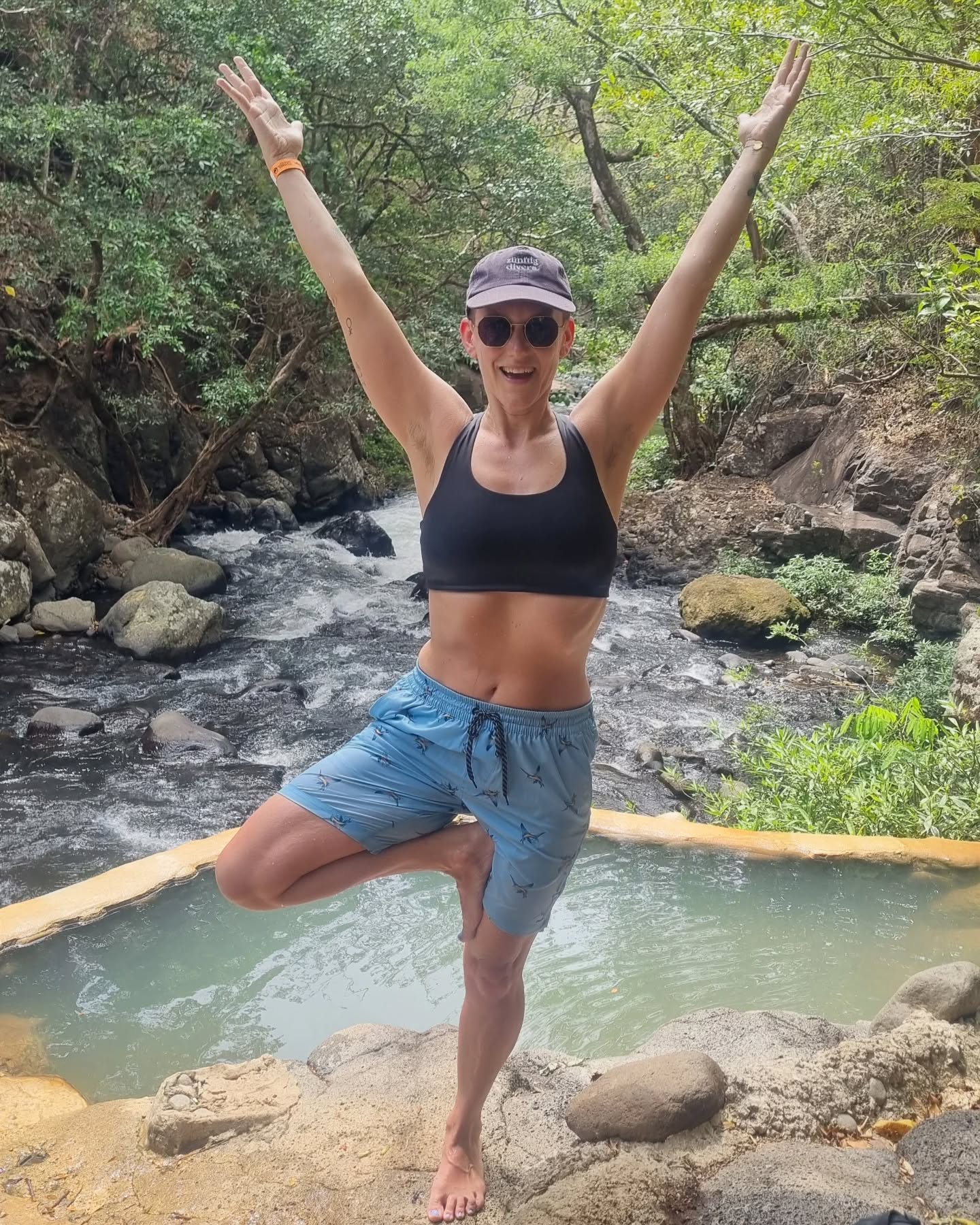 Just as my mind began to slow down and I could finally live in the moment—leaving behind everyday stress—I met three wonderful people at the beach. They were in their 70s, and spending time with them reminded me once again that age truly doesn’t matter.
We spent the next day together, visiting some hot springs. It felt like spending time with the grandparents I never had but always wished for. Among them was a FLINTA couple who had only met a few years ago, yet their bond was beautiful. Watching them hold hands and playfully tease each other became a role model for me—a reminder that love and connection can flourish at any stage of life.
Reflecting on this, I realize that most of the time, I am the one standing in my own way, resisting the natural flow of life. But there’s no point in holding back a river. I just need to keep reminding myself—because every time I have truly let go in the past, the best things have found their way into my life.
#yogaeverywhere #seizetheday #letitflow
#yoga #tree #bepresent