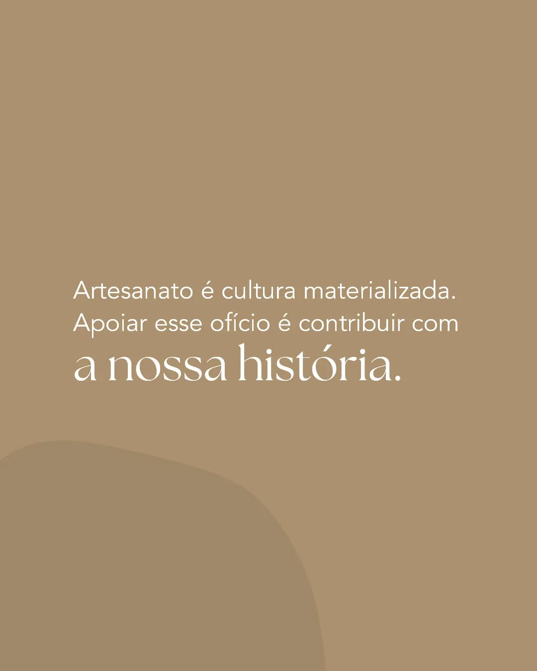 Apoiar o artesanato brasileiro é preservar nossa história e criar um futuro mais inclusivo e sustentável. Vamos juntos valorizar quem transforma tradição em arte?!