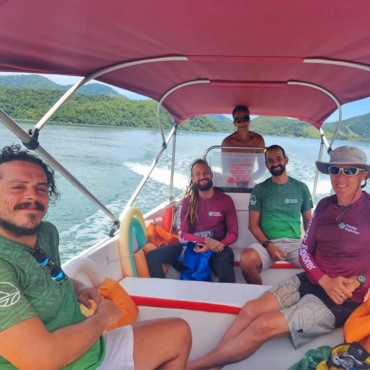 Ontem foi dia de visita Técnica!
Rever equipamentos, procedimentos e se divertir!
Remada no Saco do Mamanguá e Almoço delicioso Caicara da Roseli na praia do Cruzeiro!
#Paraty #Paratyexplorer #Caiaque #
Obrigado galera!!