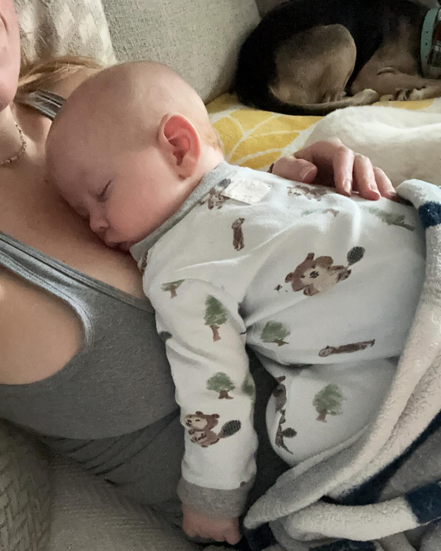 I’m so sorry I haven’t been as active and posting like I usually am! Whenever I’m not catching babies I’m cuddling my own babies who are both growing way too fast and I don’t want to miss a single second of it! I am indeed back in the birth world- catching babies at Holmes Regional with Hibiscus Women’s Care and Brevard Health Alliance and I am absolutely LOVING it!! The entire team is incredible from the doctors, to the midwives, to the nurses, everyone is so kind and supportive of midwifery it’s been such an enjoyable and fulfilling transition that I feel like I’m exactly where I’m supposed to be. Maternity leave is over which was rough on my emotions and mental health at first but I’m back in the swing of things and loving being able to make a difference again! 🌺 🥰
#midwifery #cnm #midwife #brevardbabies #nursepractitioner #laboranddelivery #birth #babycatcher #postpartum