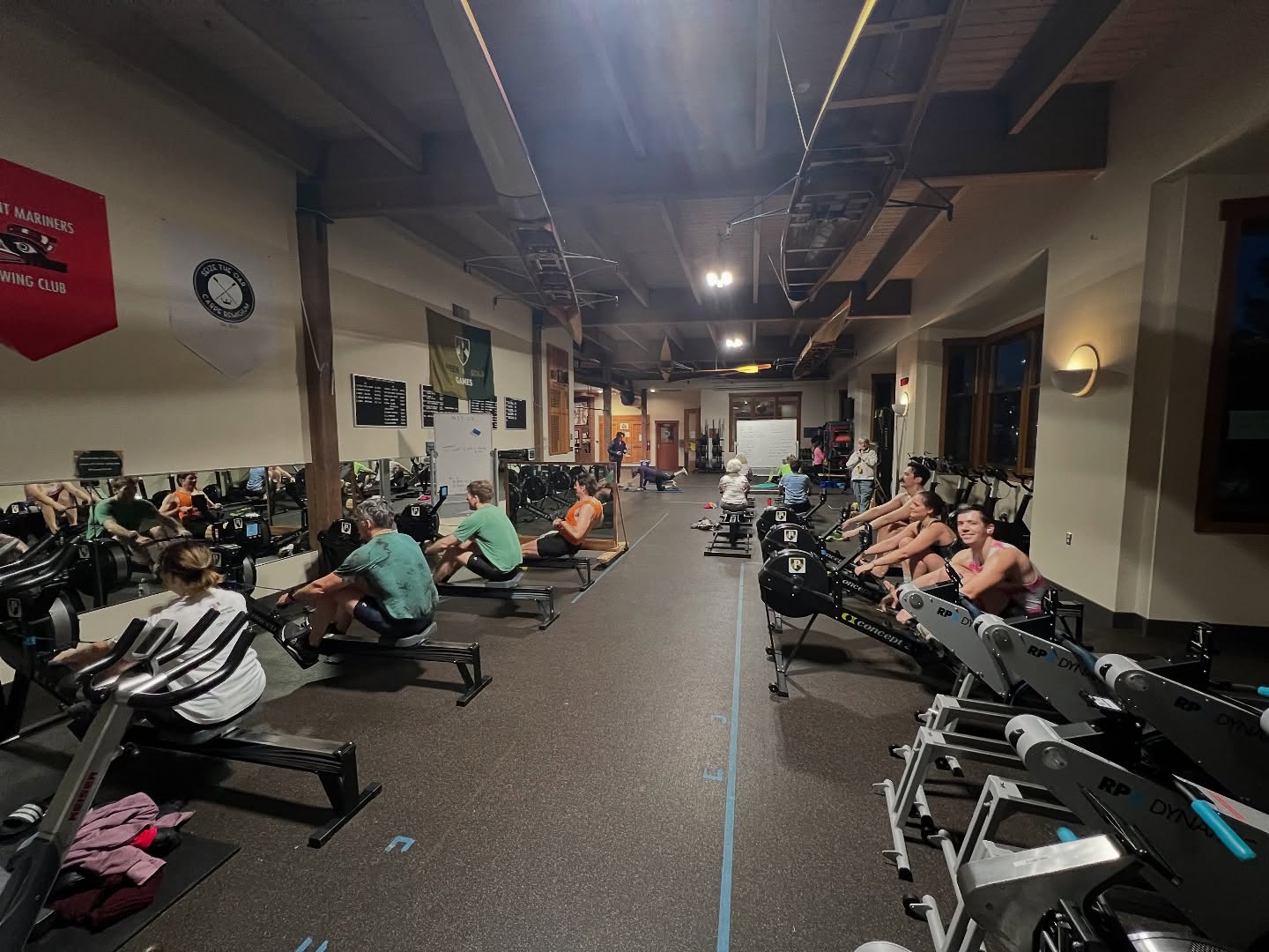 Choose your character PRC edition:
📚 Masters Sculling Team, studying technique.
🧱 Montlake women, building endurance on sliders.
💡 comp team athletes, lighting up some steady state.
🏋🏻♀️ Fitness Class, moving the bar one rep at a time.
🚂 independent members, chugging away at personal goals and challenges.
Which would you choose on a freezing Tuesday morning indoors? ❄️