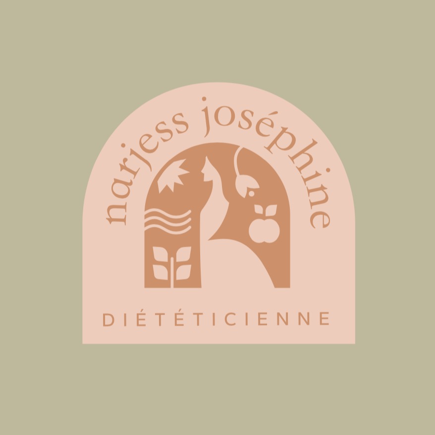 ✨ Les logos oubliés… ✨
En tant que graphiste freelance, je passe des heures à explorer, affiner et perfectionner plusieurs pistes créatives avant d’arriver au logo final. Mais ce qu’on ne voit jamais, ce sont toutes ces propositions non retenues par les clients. Pourtant, elles sont tout aussi réfléchies, abouties et… parfois même mes préférées ! 😅
Chaque logo raconte une histoire, explore une direction, une ambiance, une identité unique. Mais au final, un seul est choisi. Alors, aujourd’hui, petite mise en lumière sur ces concepts qui restent dans l’ombre. 💡
Et vous, vous aimeriez voir plus souvent les coulisses du processus créatif ? 🎨💭
#GraphisteFreelance #LogoDesign #ProcessusCréatif #DesignGraphique #LogosNonRetenus