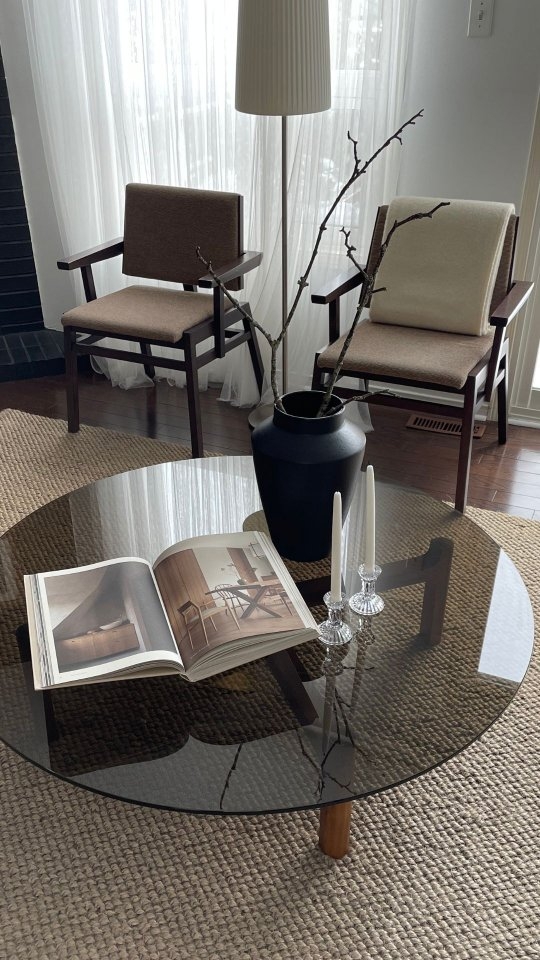 Caught some behind-the -scenes moments of October at IWCT! Fall always gets our creative wheels turning.
We're firm believers that small updates can make a big impact. A strategically placed throw here, a couple of textured pillows there. Sometimes, that's all it takes to refresh a space for the new season.
Sharing a peek of some of our favorite moments from this month!
What's your go-to way to cozy up this fall?
.
.
.
#spacestories #interiordetails #fallvibes #homestyling #behindthescenes #seasonaldecor #falldecor #interiorstyling #localdesigner #everydaydesign #interiordesigntoronto