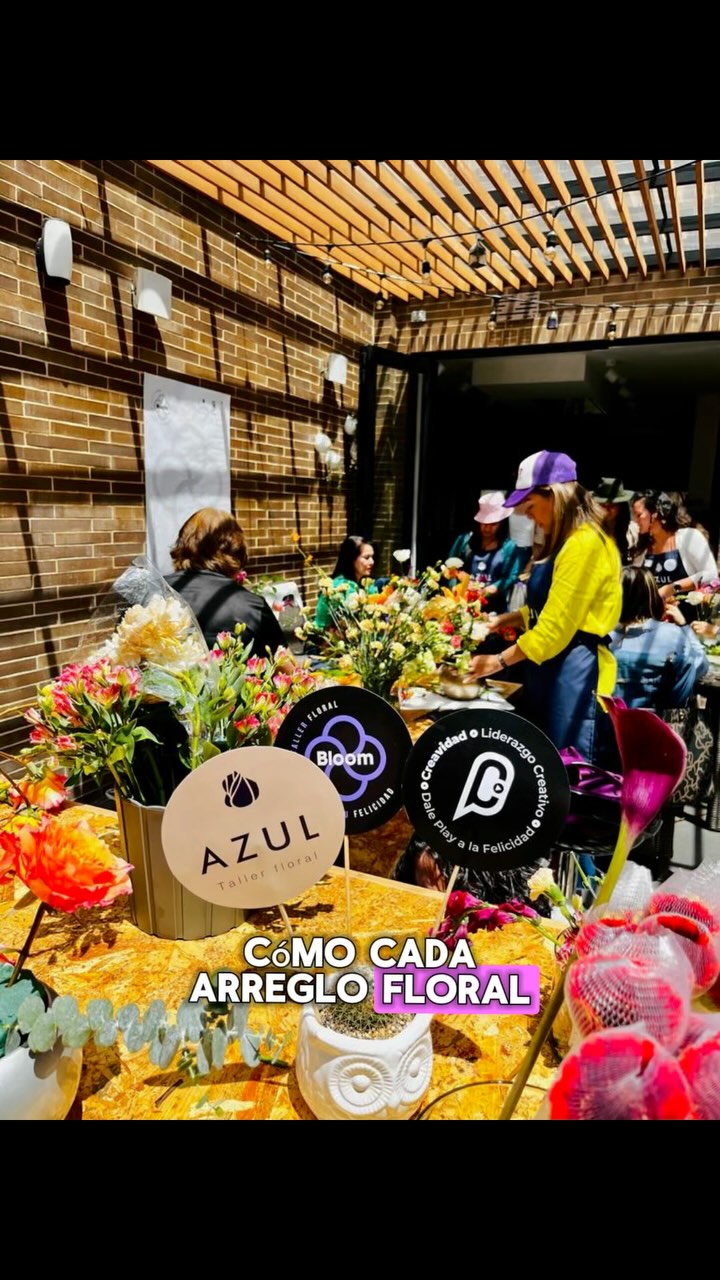 Taller Bloom: Cultivando la felicidad 🌸✨
Un espacio para conectar con las flores, con nosotras mismas y con la alegría de florecer desde adentro. 💛🌿 Haz parte de este momento tan especial y te-conecta. 🌷
📍Talleres presenciales en Bogotá
💌 Escríbenos para más info sobre nuestros próximos encuentros.
#TalleresFlorales #MindfulnessConFlores #BienestarFloral #ArteBotánico #FlorecerDesdeDentro #ConexiónNatural #Autocuidado #AzulTallerFloral