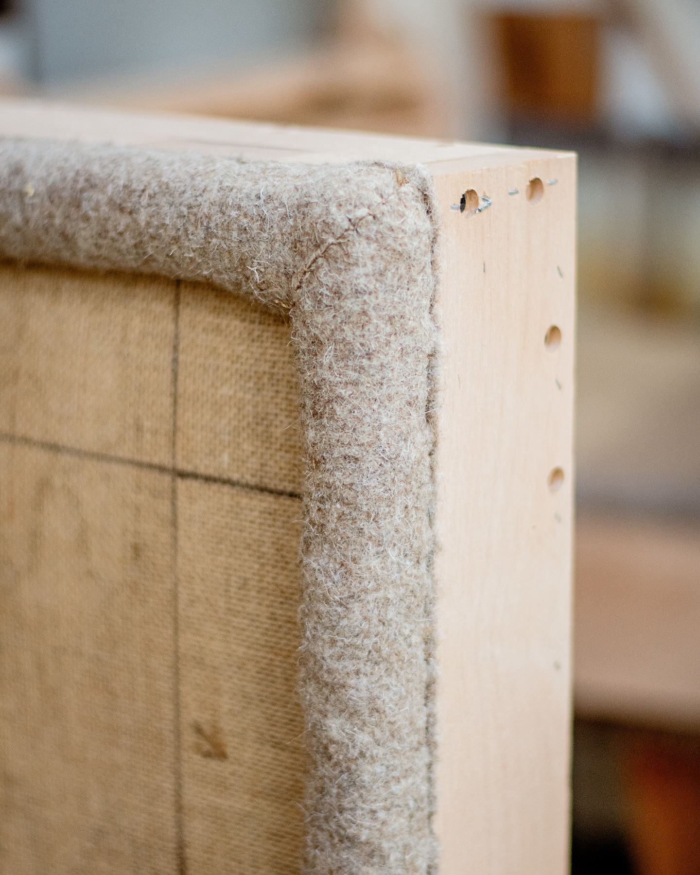 It’s all in the details. 🤌 Our proprietary edge roll is the secret to keeping seat cushions perfectly in place—no slipping, no shifting, just effortless comfort. It’s a small feature with a big impact, showcasing the thoughtful craftsmanship that elevates our furniture and makes it stand out from the rest.
•
#ecobalanza #handmadefurniture #sustainablefurniture #ecofriendly #organic #oneofakind #handmade #chemicalfreehome #chemicalfree #climatechange #ecoconscious #sustainable #artisan #handcrafted #nontoxic #design #organicfurniture #custom #customfurniture #ecofriendlyproducts #nontoxicfurniture #artisanfurniture #nontoxicliving #sofa #chair #armchair #furnituredetails