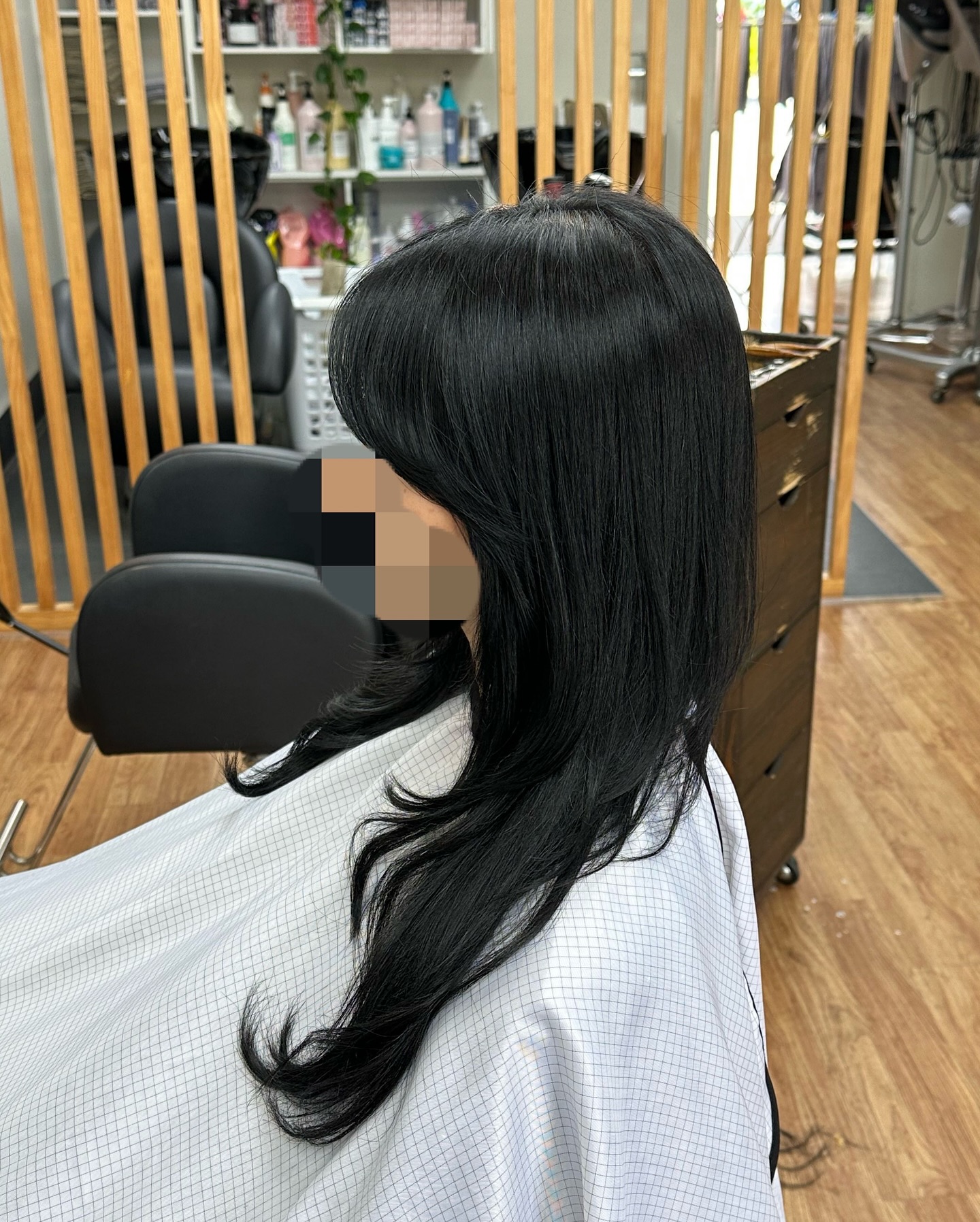 Black hair colored + High layered cut 🌻
#shilohair#aucklandsalon#koreanhairstyle
#layeredhaircut#hairstyle#haircut#nzhair
#레이어드컷#뉴질랜드#오클랜드