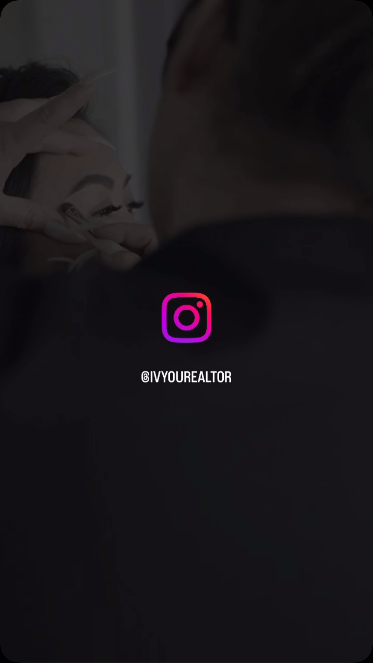 Thank you for having me @ivyourealtor I had so much fun! Love the creativity and blessed to be part of it. If you’re looking to buy or sell your home, Ivy is your girl! Come follower her for great tips, ideas and hope on the #ivytrain
#sessionsmakeup #ivyourealtor #realtorhairandmakeup #realtormakeup #contentcreator #contentmarketing #contenthairandmakeup #contentmakeupartist