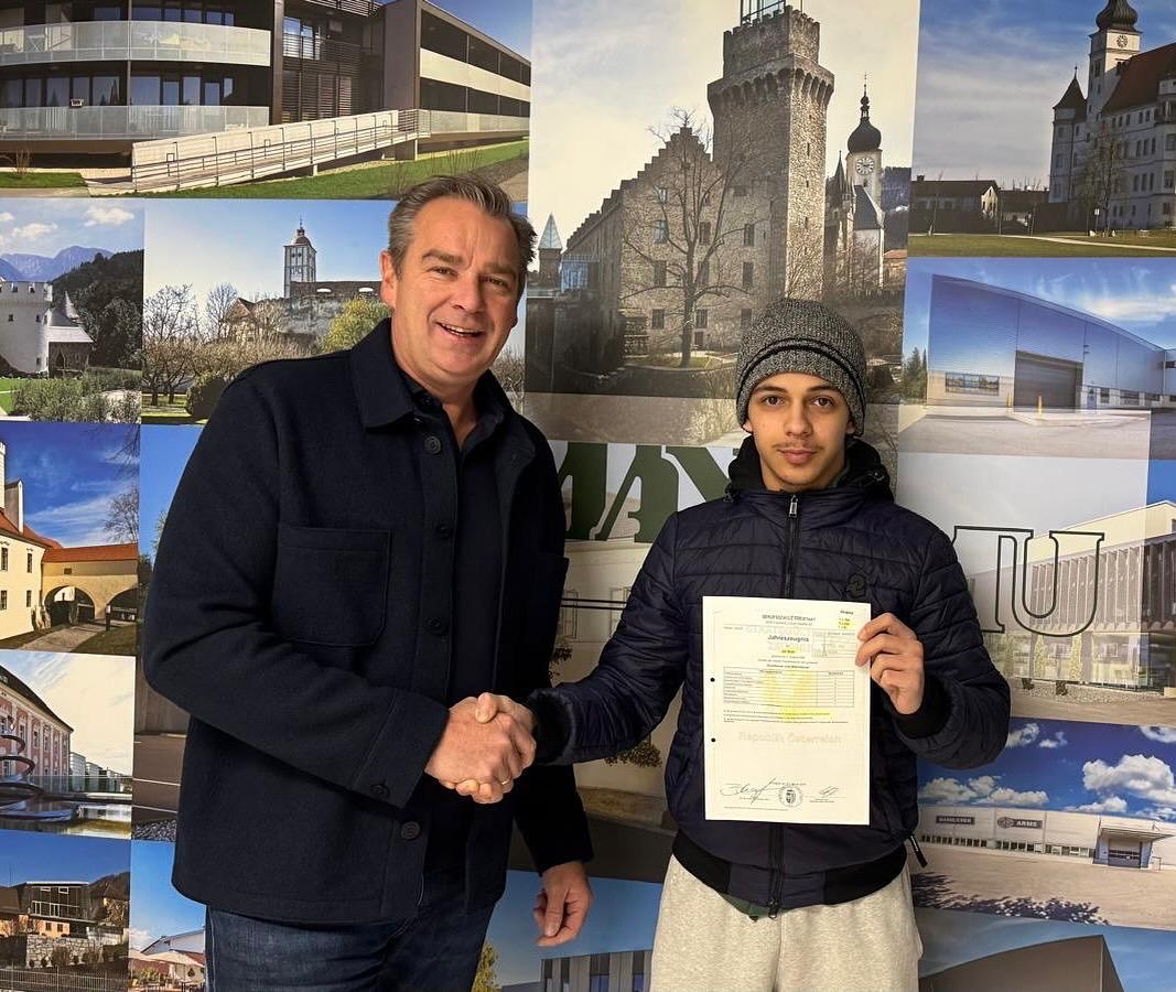 Gratulation 🎉 an Bilal Ali zu seinem guten Erfolg in der 2. Klasse Berufschule! Weiter so 👍
#mayrbau #stolz
